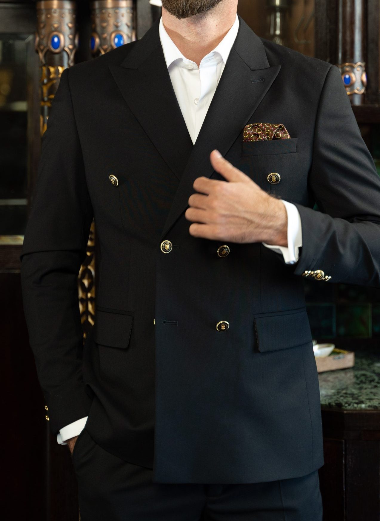 Cum încheiem nasturii la sacou