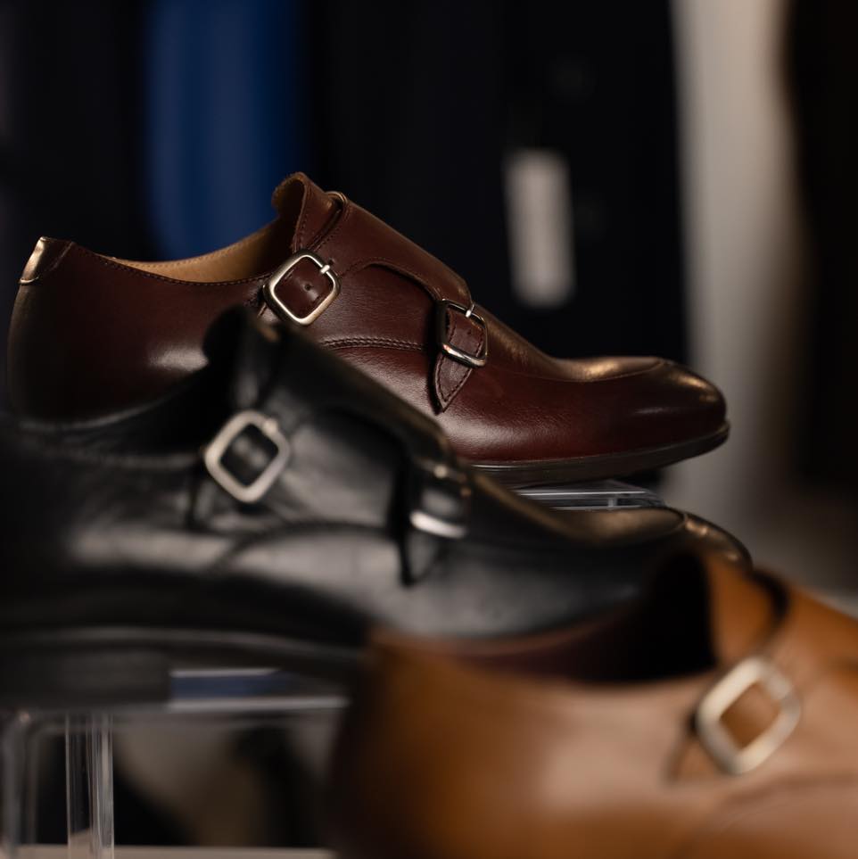 Pantofi Negri sau Maro? Când și Cum să Faci Alegerea Perfectă