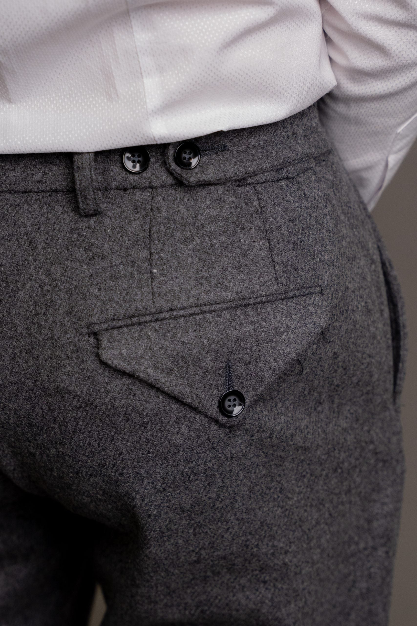 Pantaloni barbati gri flannel