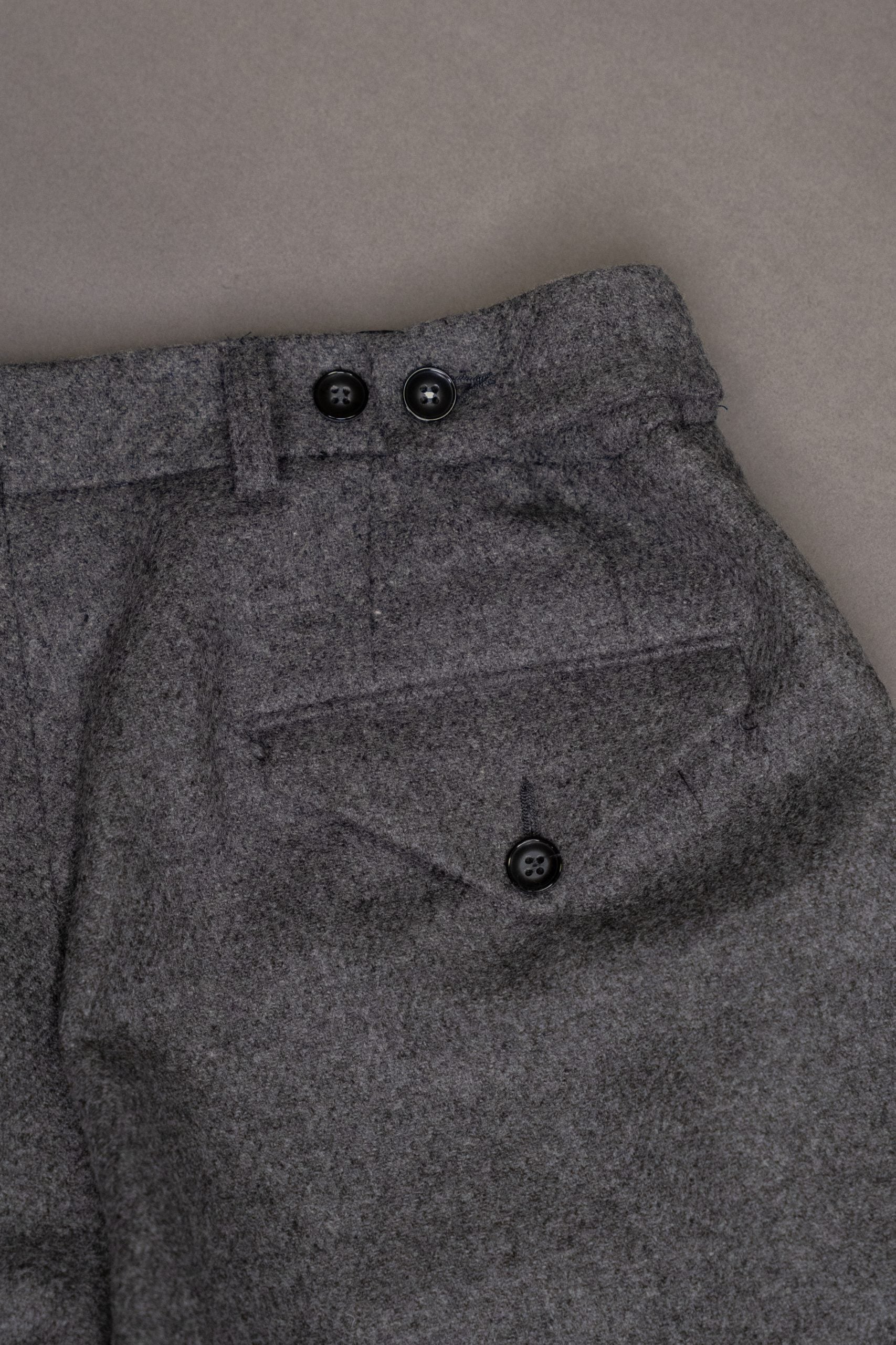 Pantaloni barbati gri flannel