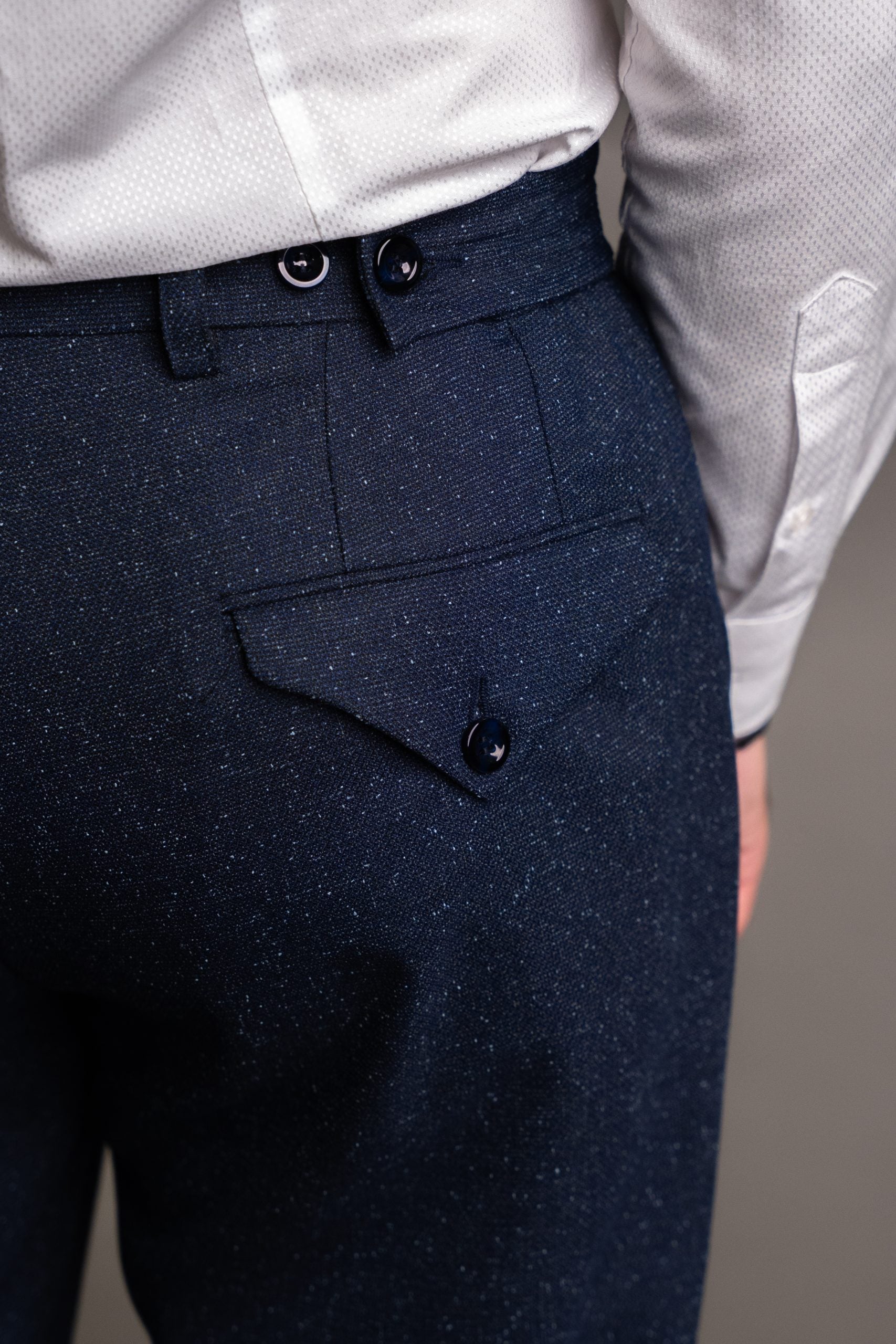 Pantaloni bleumarin cu insertii elegante