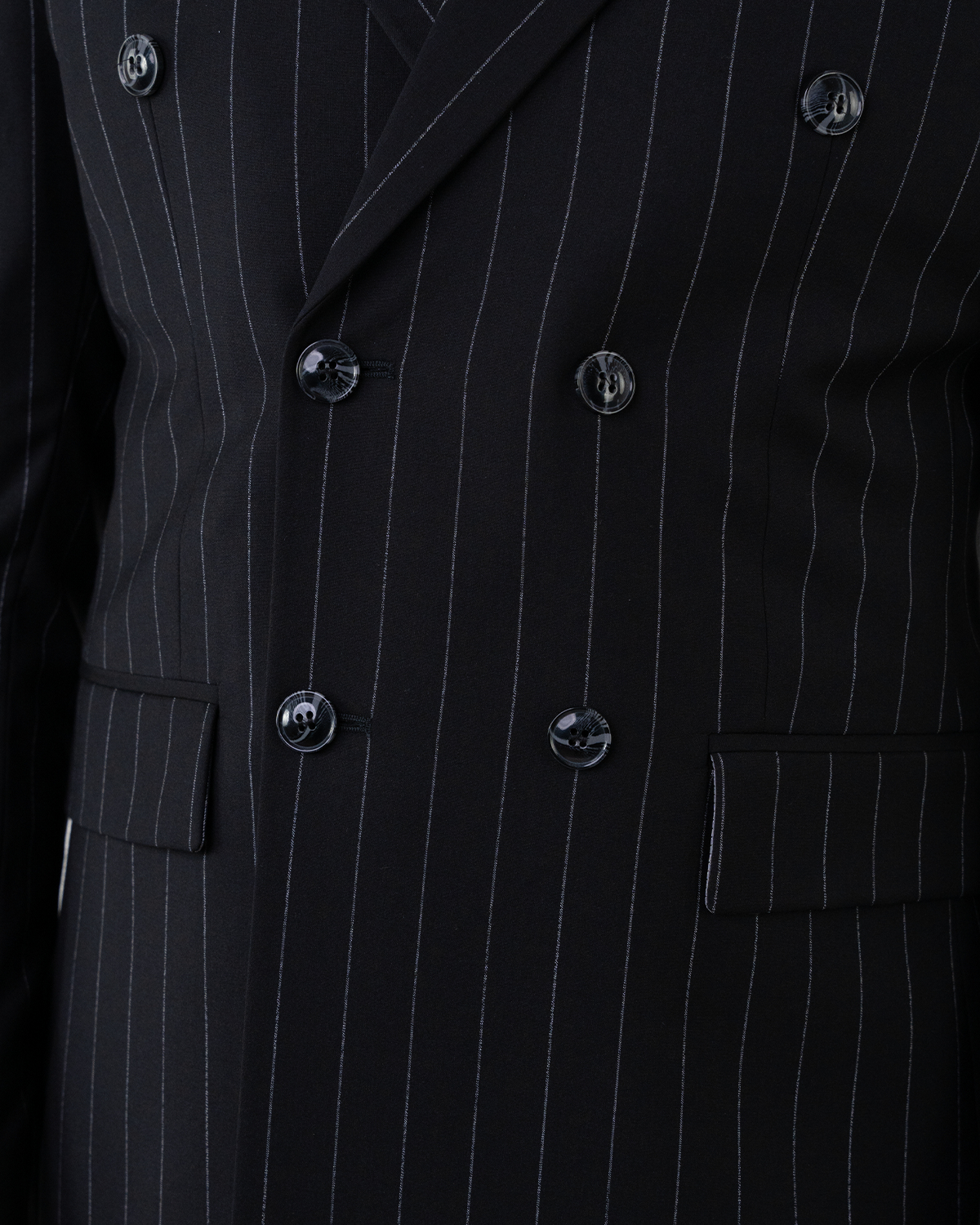 (product) Costum Barbati Negru Dungi la Doua Randuri de nasturi Tailored Fit Cfg321