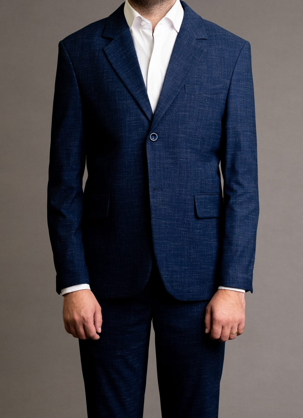 Costum bleumarin cu texturi office