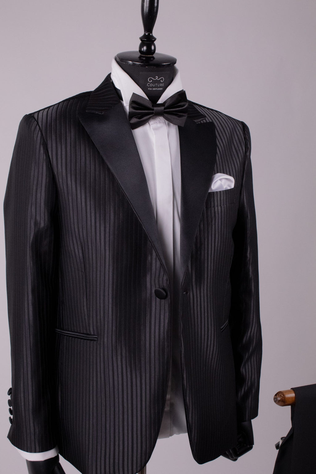 Costum nunta dungi elegante negru Cfg048