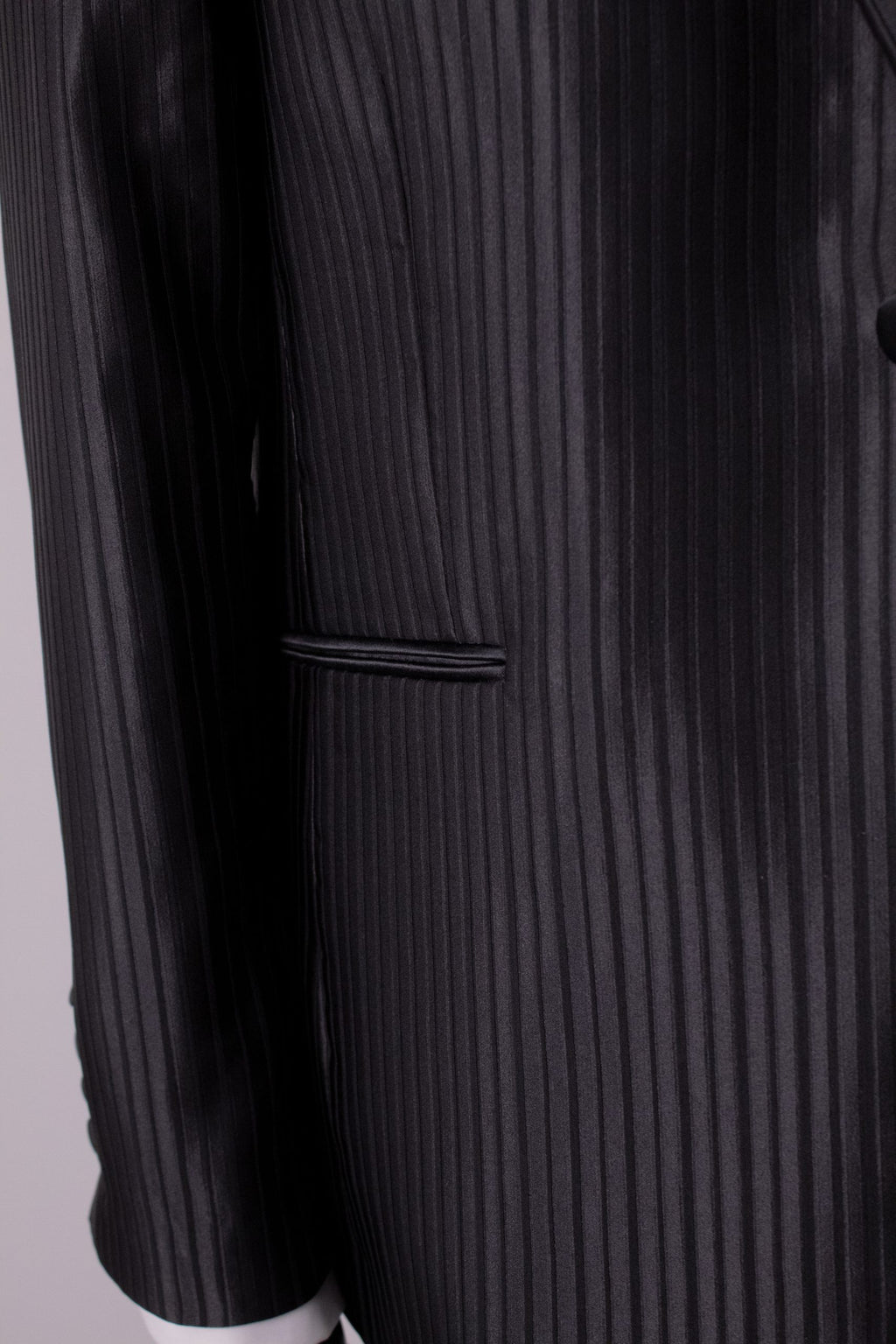 Costum nunta dungi elegante negru Cfg048