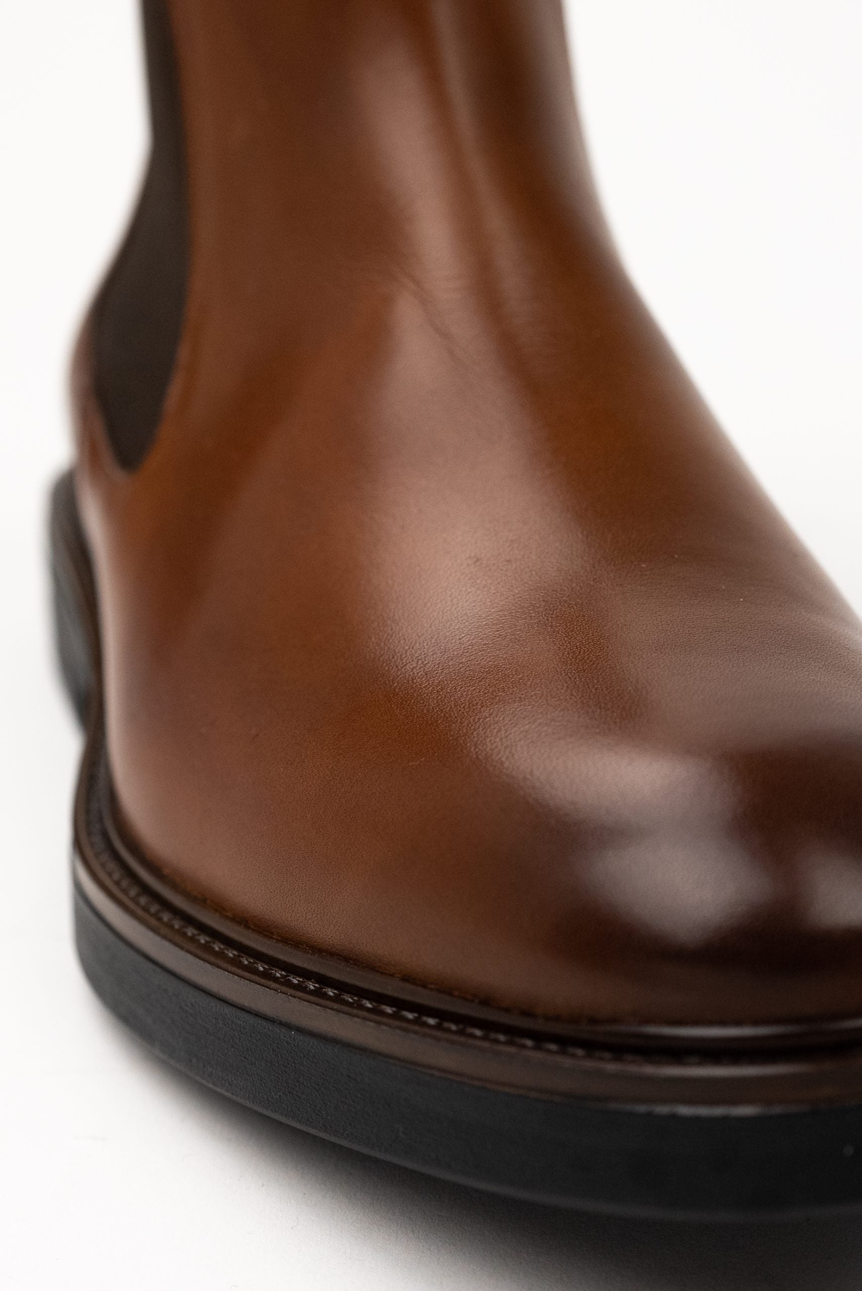 (product) Ghete Bărbați Model Chelsea Cognac Box Cfgg501cb