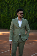 Tinuta barbati semi captusita din in verde olive