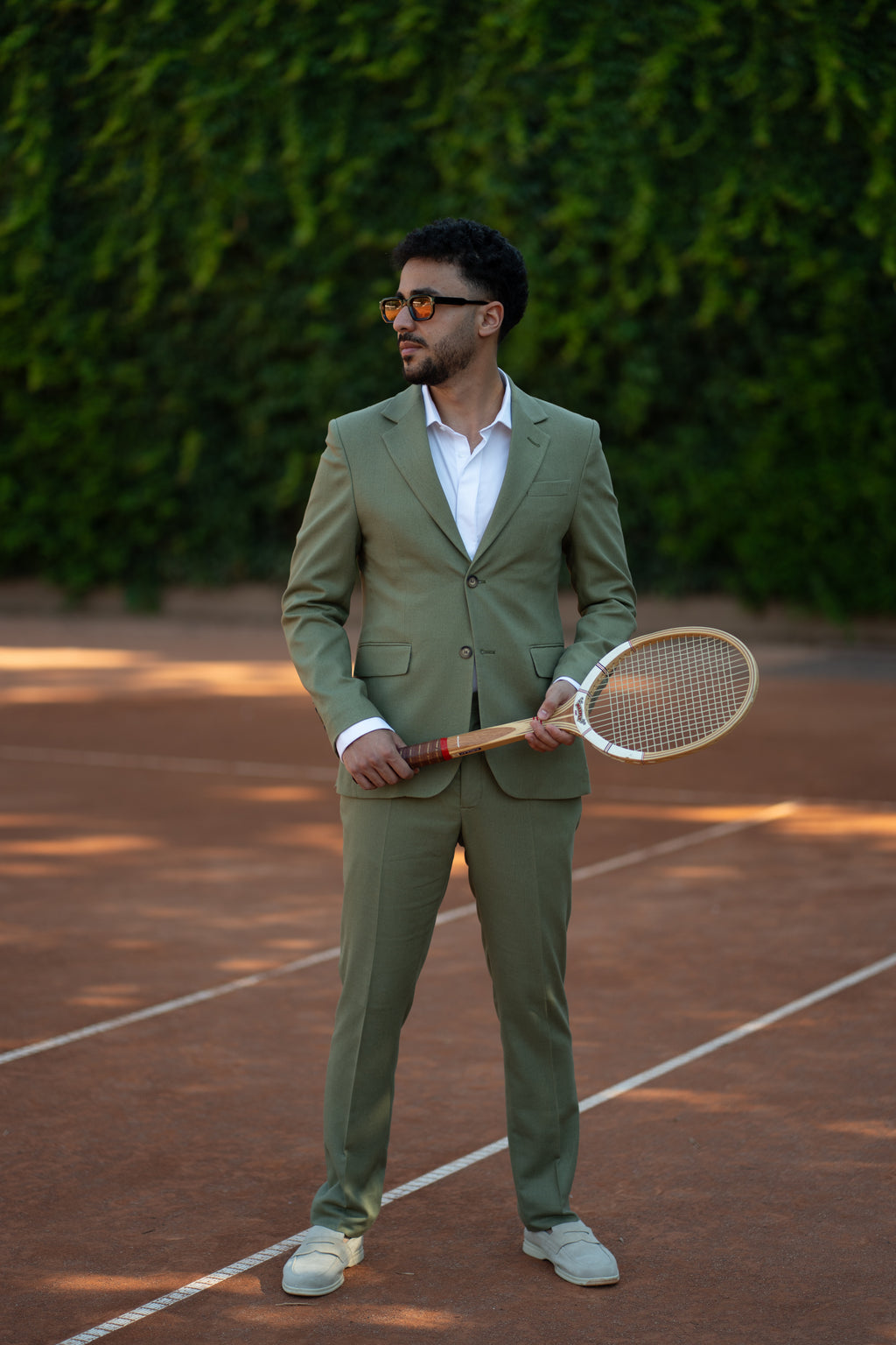 Tinuta barbati semi captusita din in verde olive