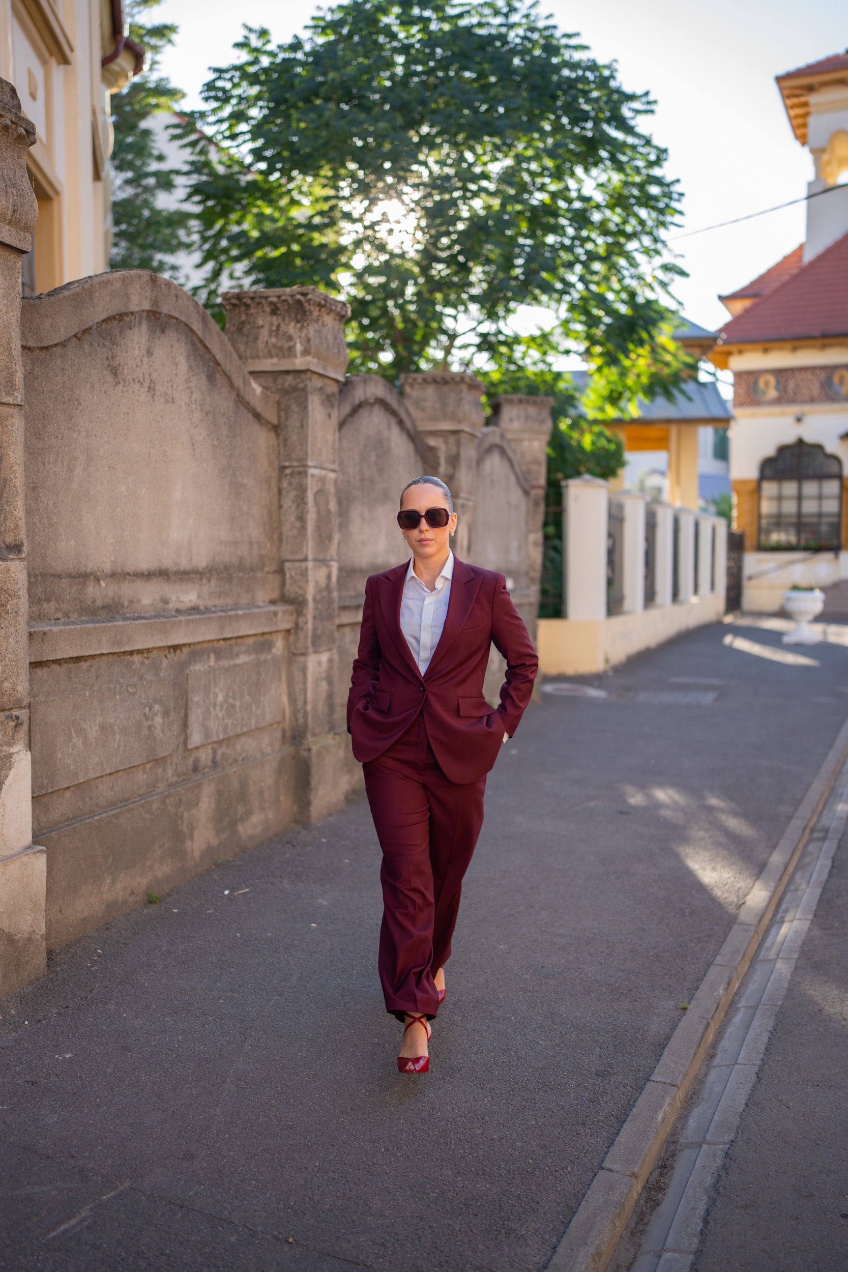 Costum business de femei burgundy