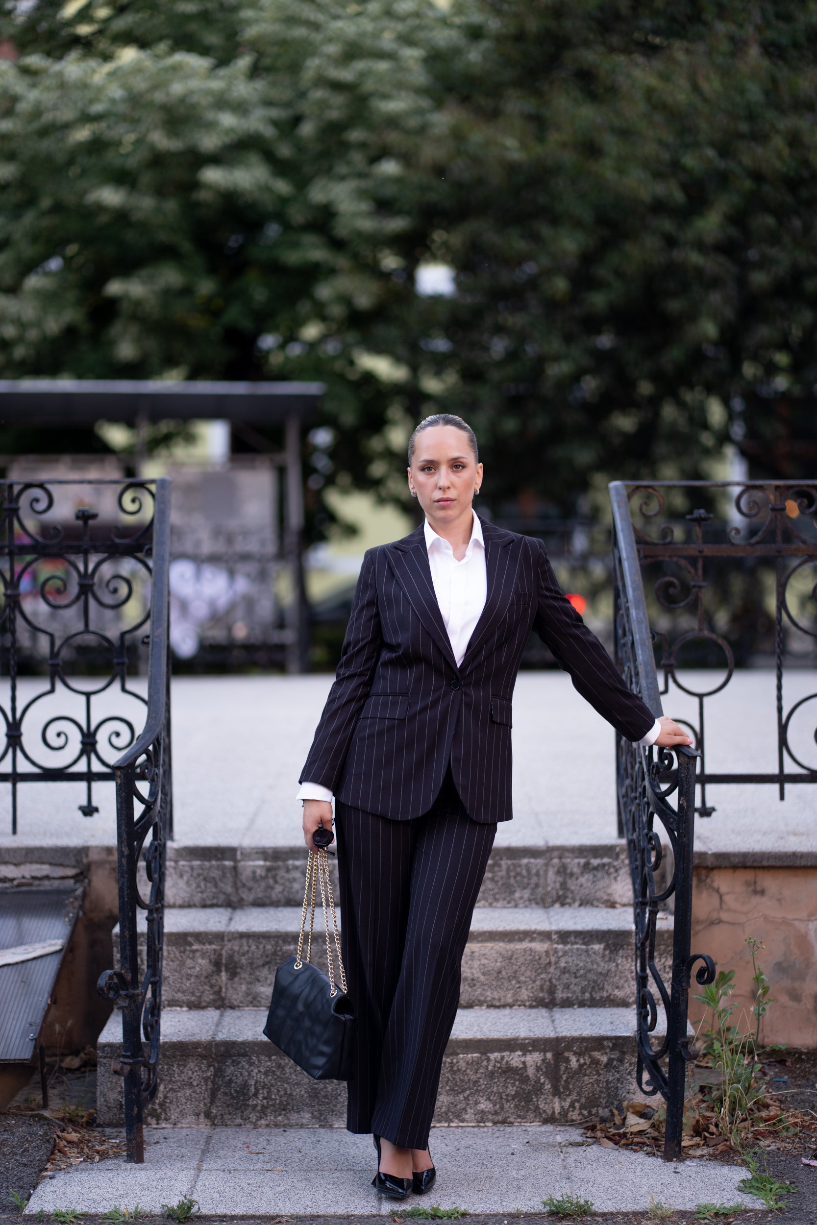 Costum business de femei negru dungi