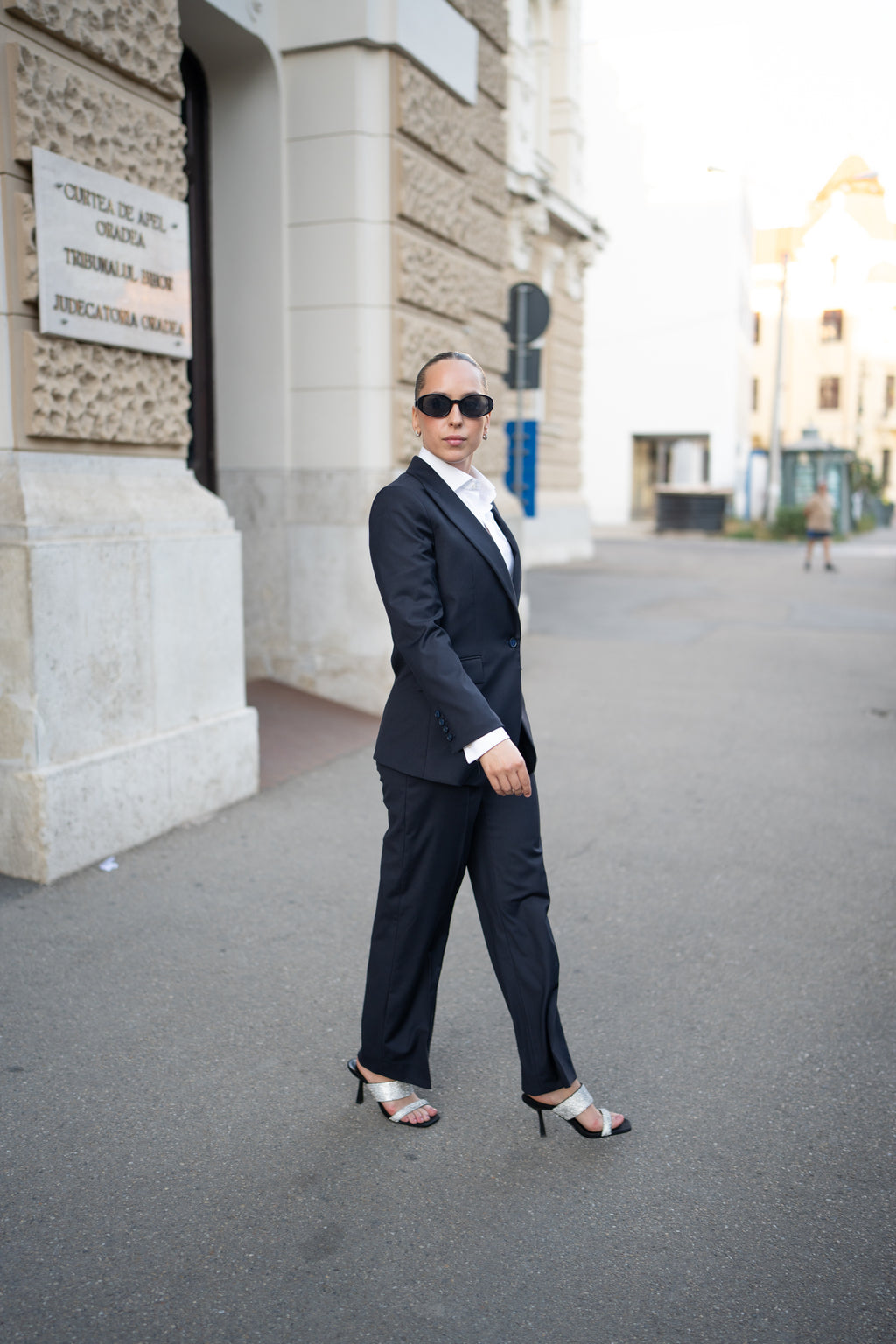 Costum business dama bleumarin