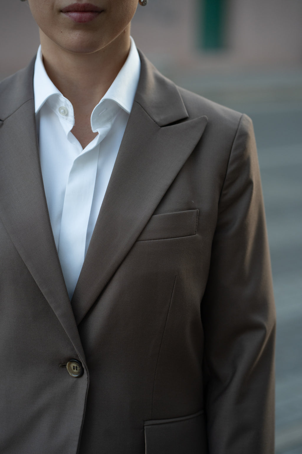 Costum business dama cappuccino
