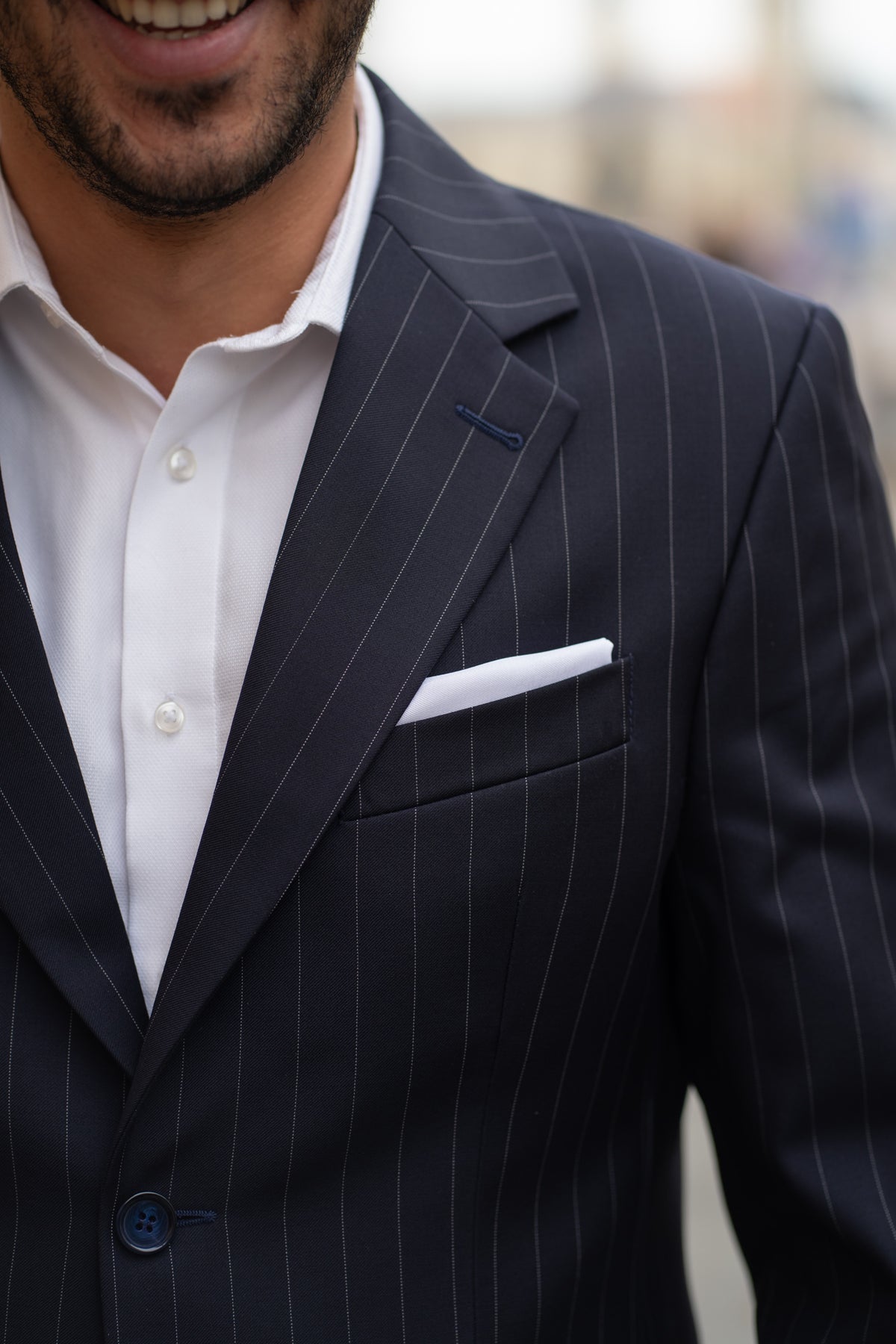 Costum barbati bleumarin in dungi premium 100% lana VBC