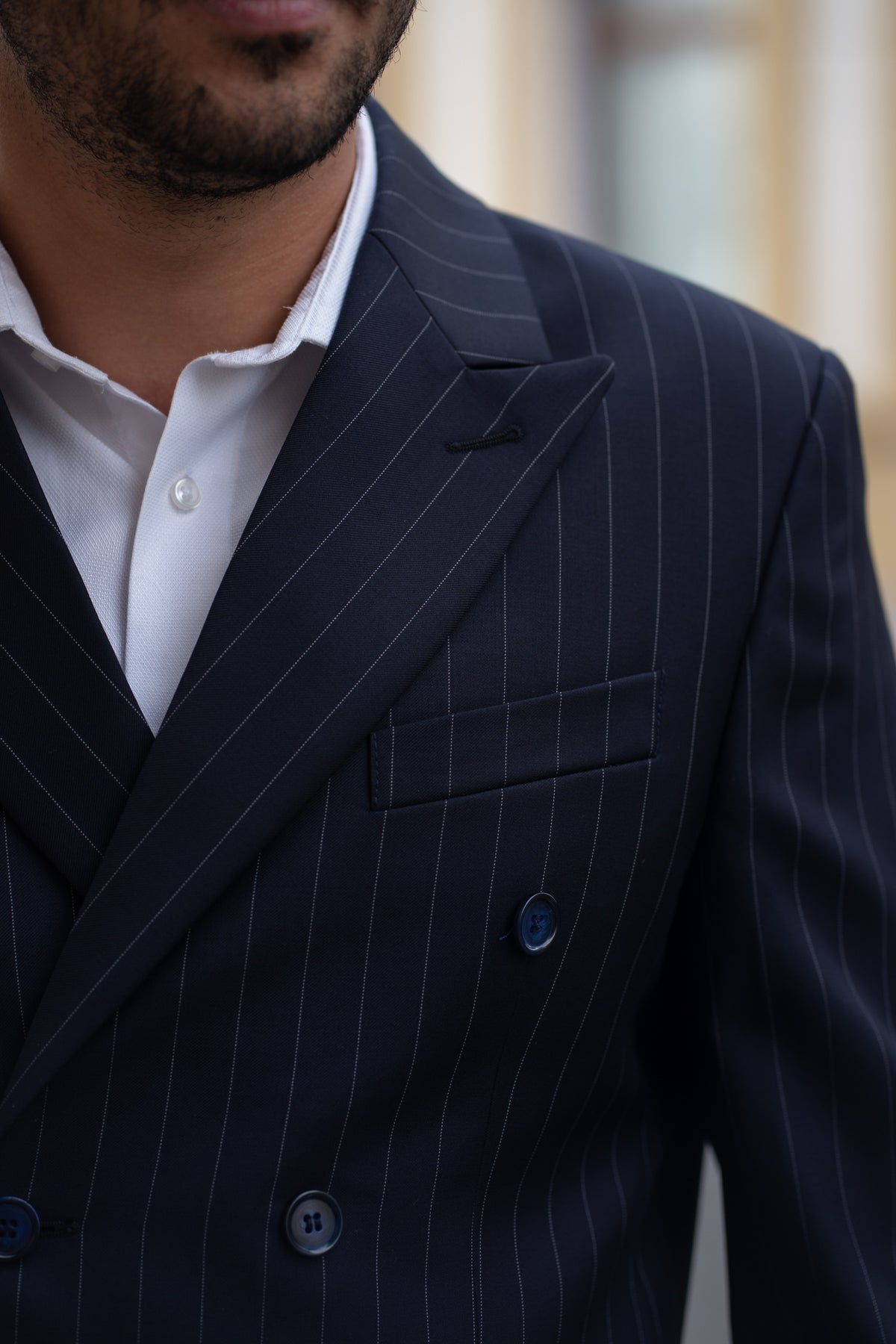 Costum barbati bleumarin in dungi premium doua randuri 100% lana VBC