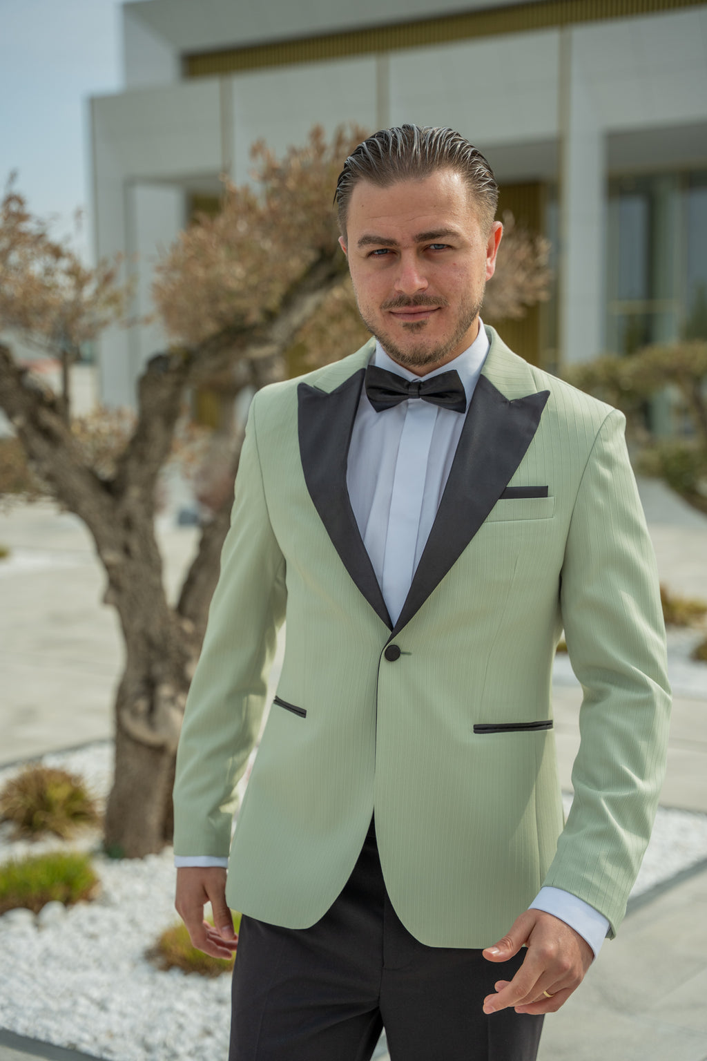 Costum nunta de zi verde menta elegant