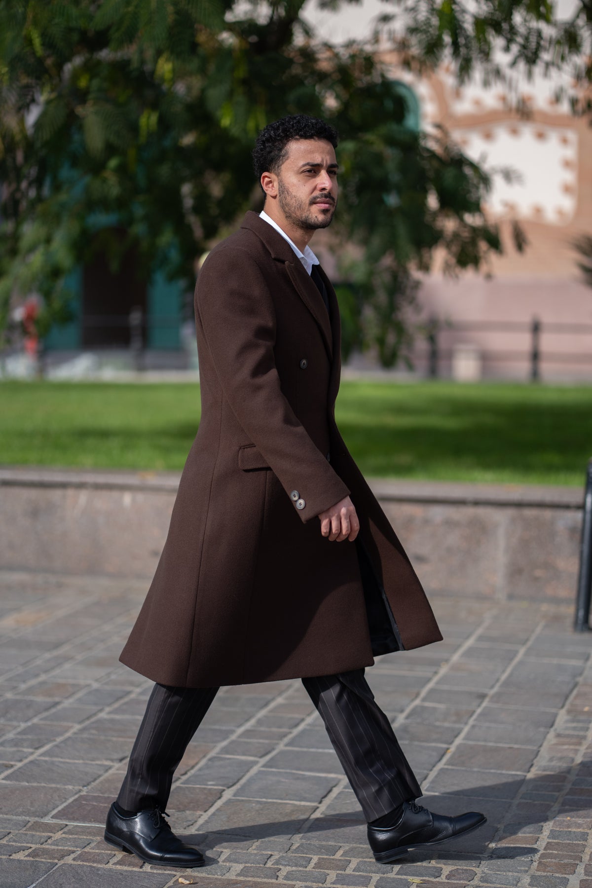 Palton maro ciocolatiu lung, doua randuri de nasturi