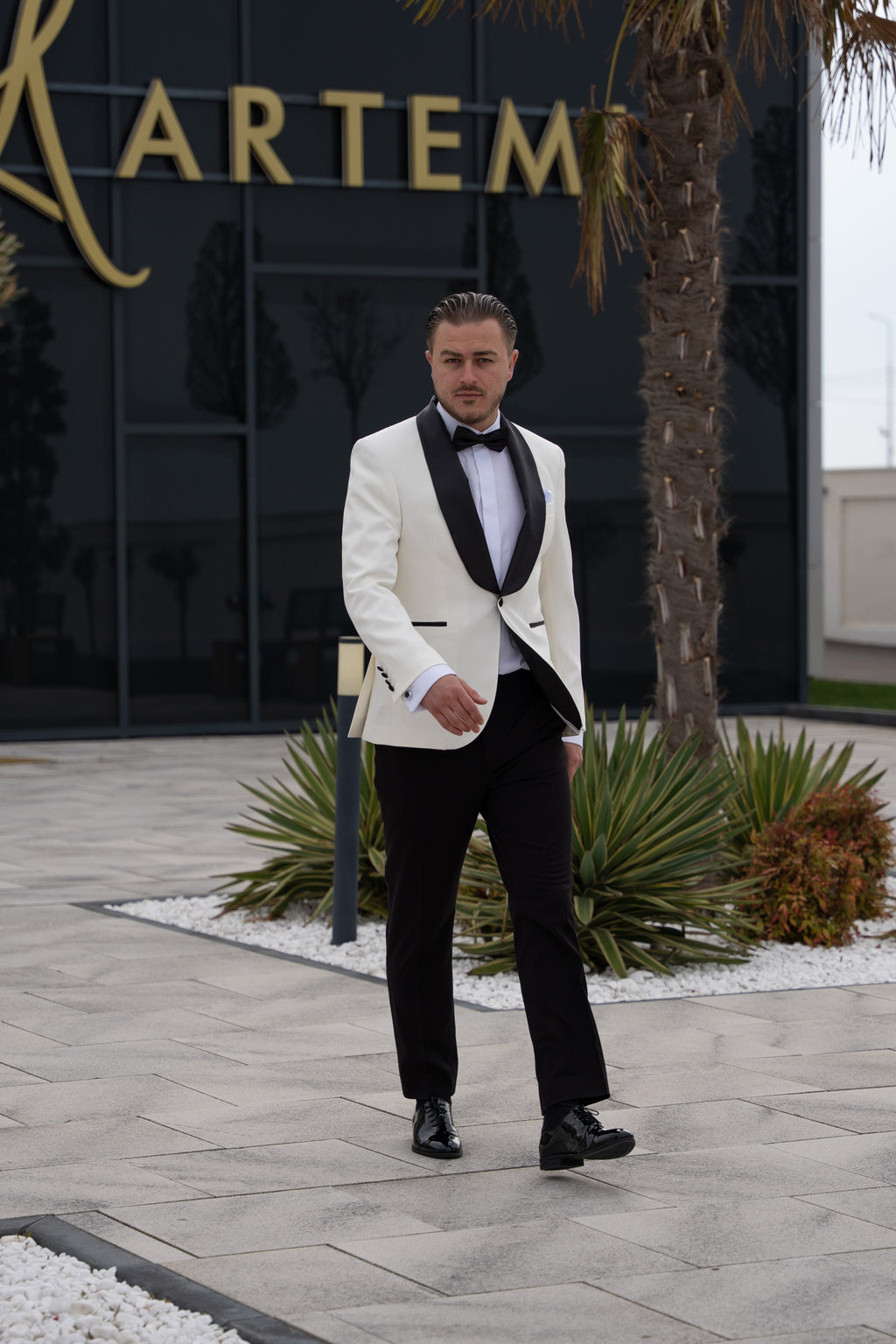 Costum alb ivory de mire rever sal