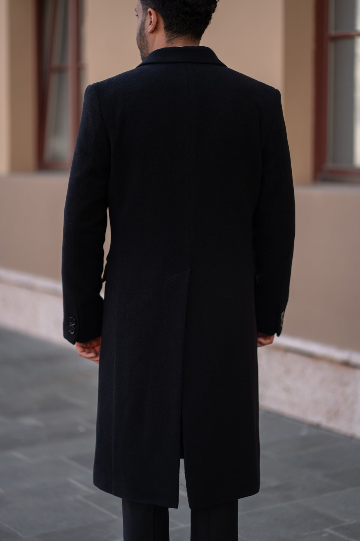 Palton lung negru pentru barbati, doua randuri de nasturi