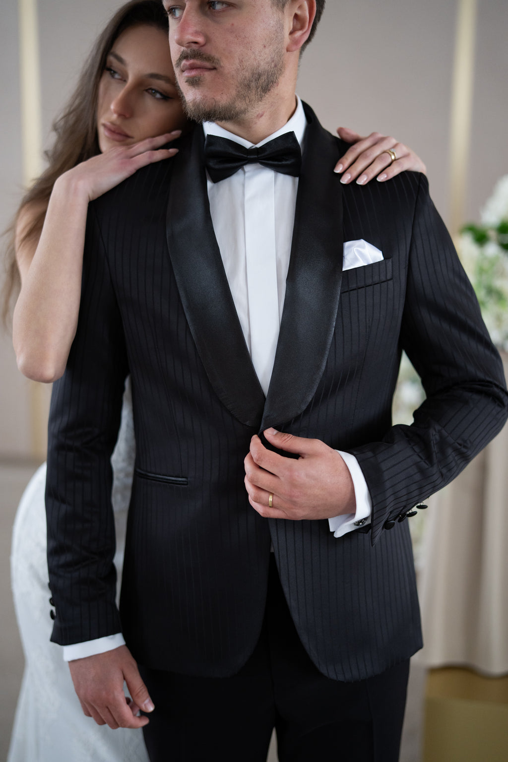 Costum ceremonie negru dungi elegante rever sal