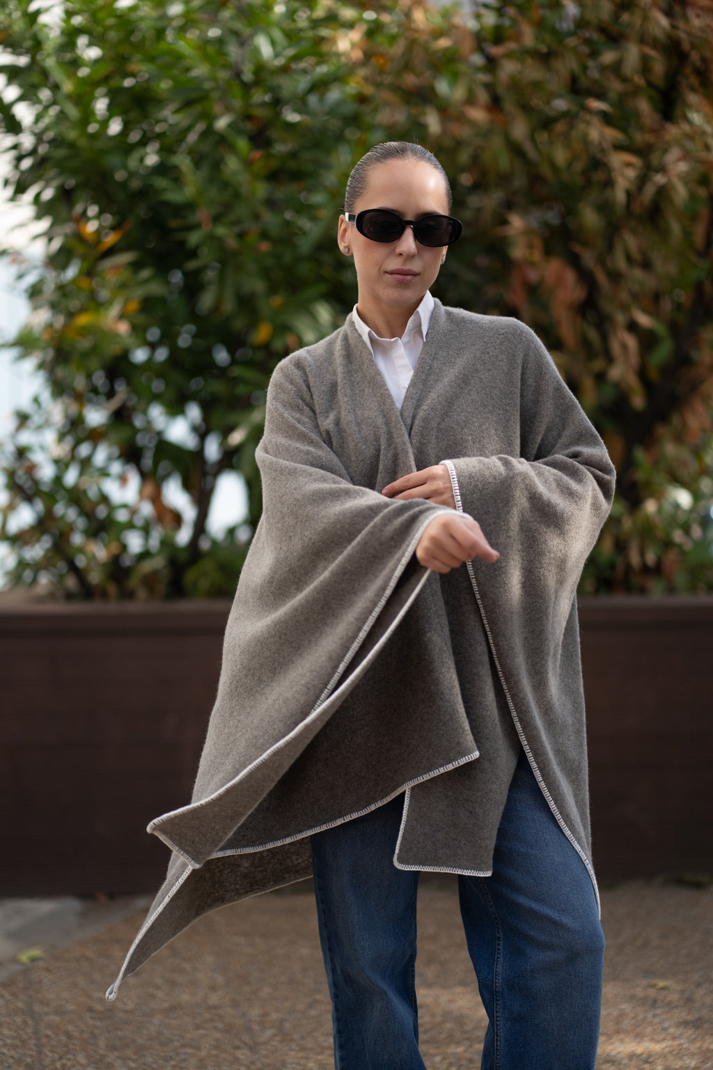 Poncho pentru dama din 100% lana, bej inchis