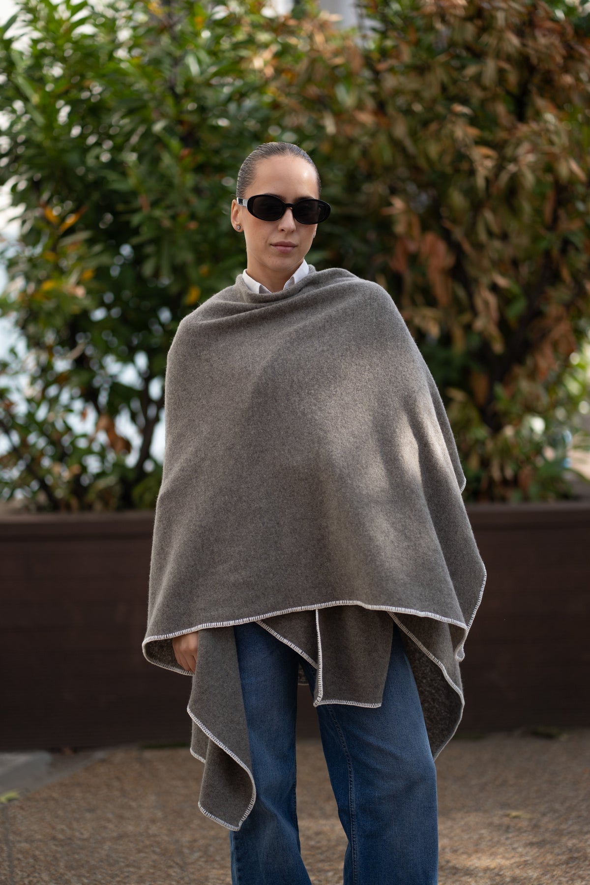 Poncho pentru dama din 100% lana, bej inchis