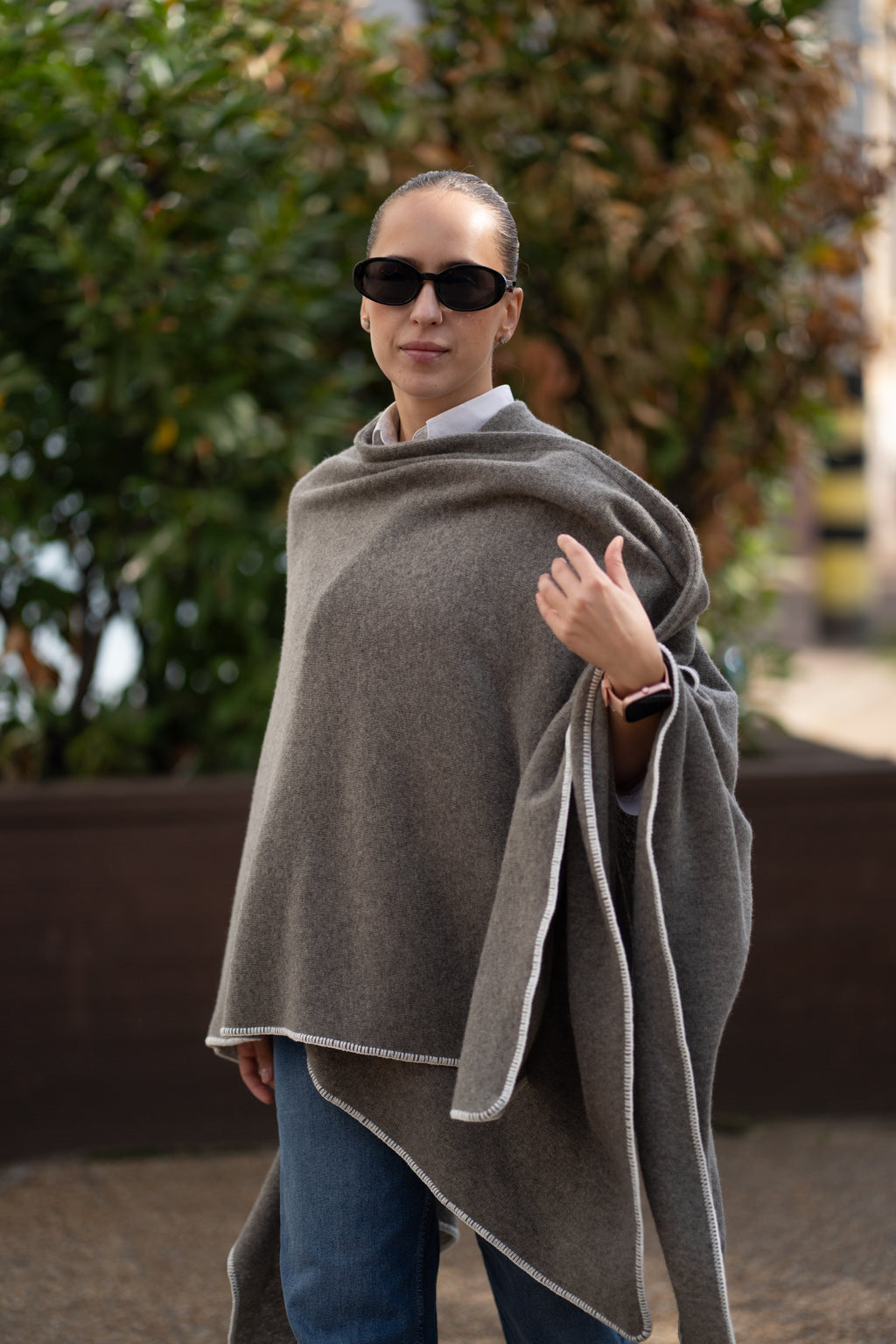 Poncho pentru dama din 100% lana, bej inchis