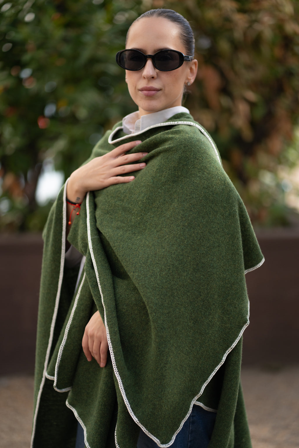 Poncho pentru dama din 100% lana, verde padure
