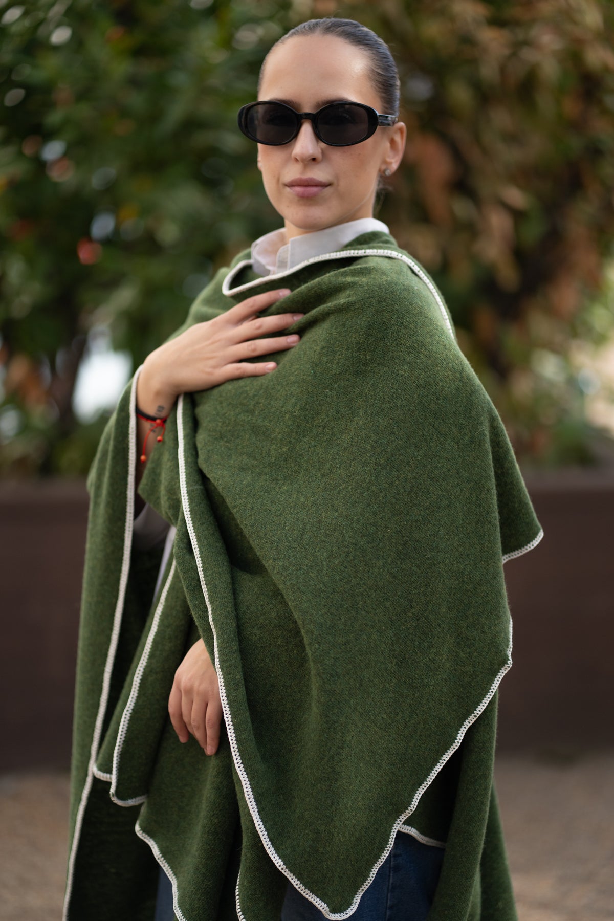 Poncho pentru dama din 100% lana, verde padure