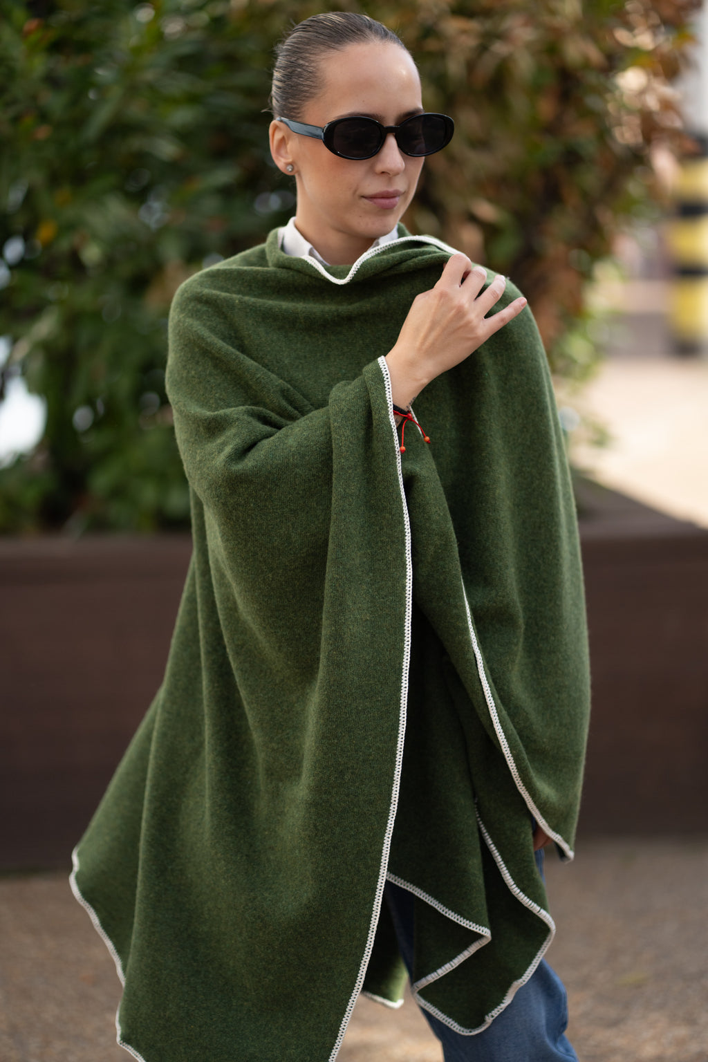Poncho pentru dama din 100% lana, verde padure