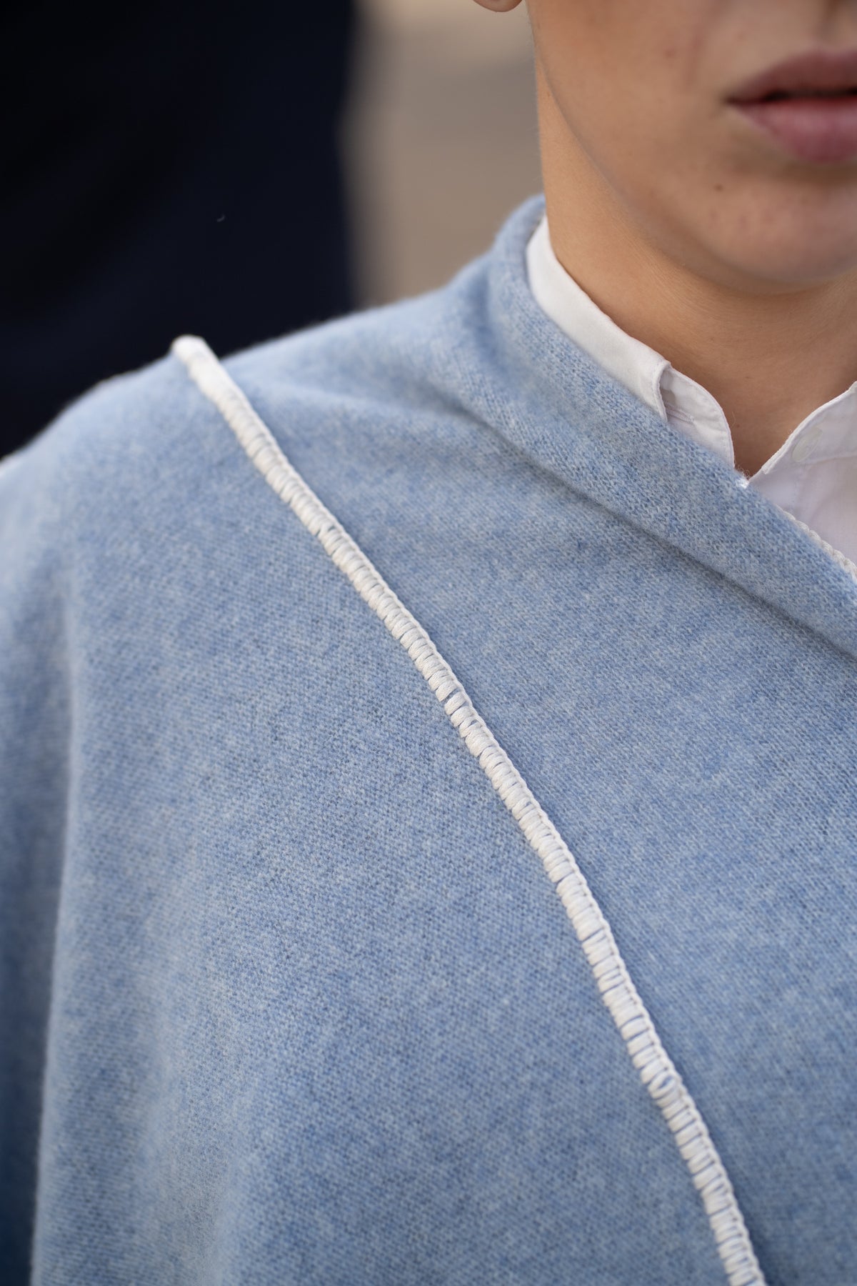 Poncho pentru dama din 100% lana, baby blue