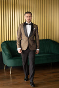 Costum ceremonie brocard auriu rever sal