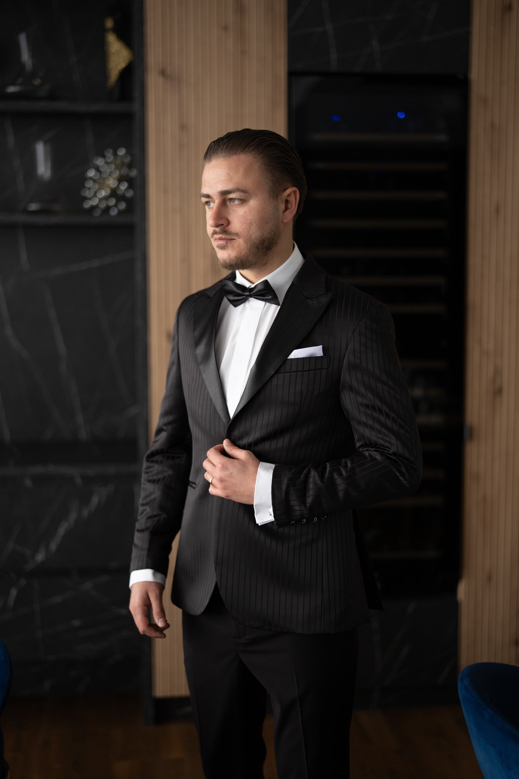 Costum nunta dungi elegante negru Cfg048