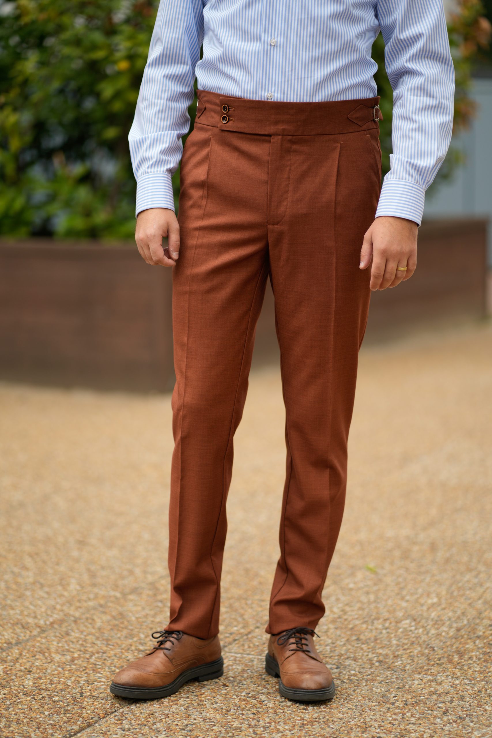 pantaloni stil italian maro caramiziu