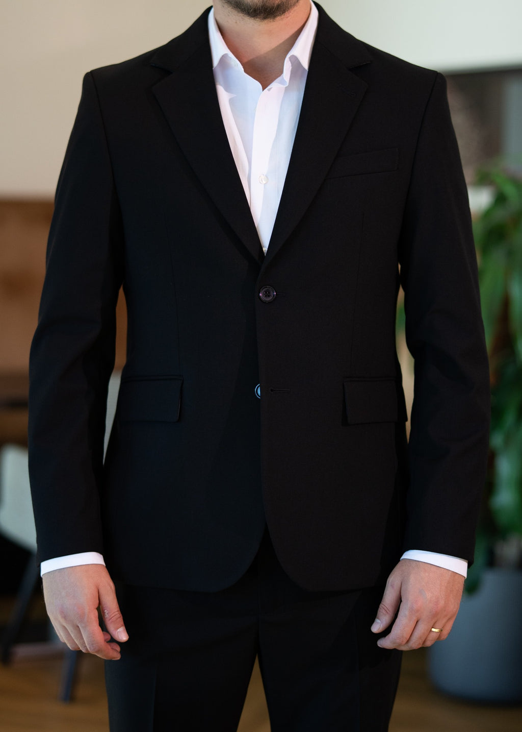 Costum barbati negru rever crestat