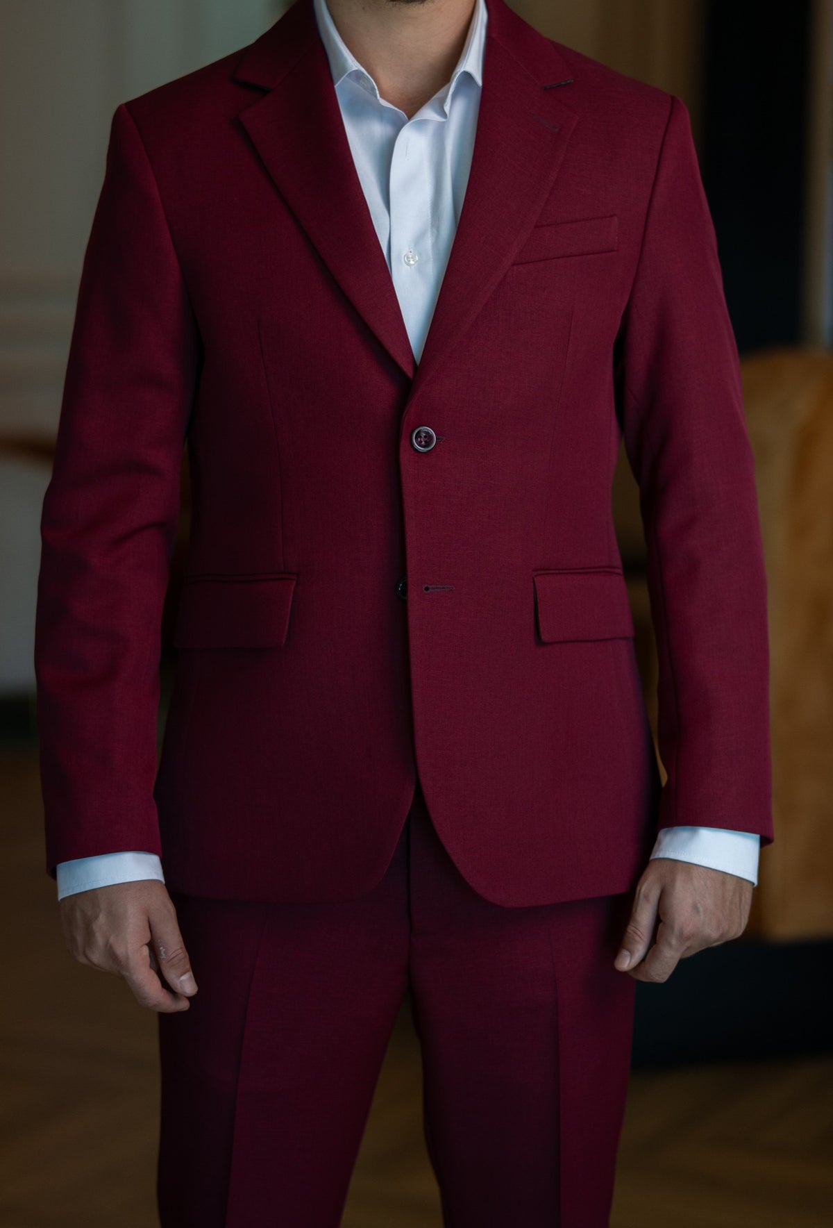 Costum barbati burgundy rever crestat
