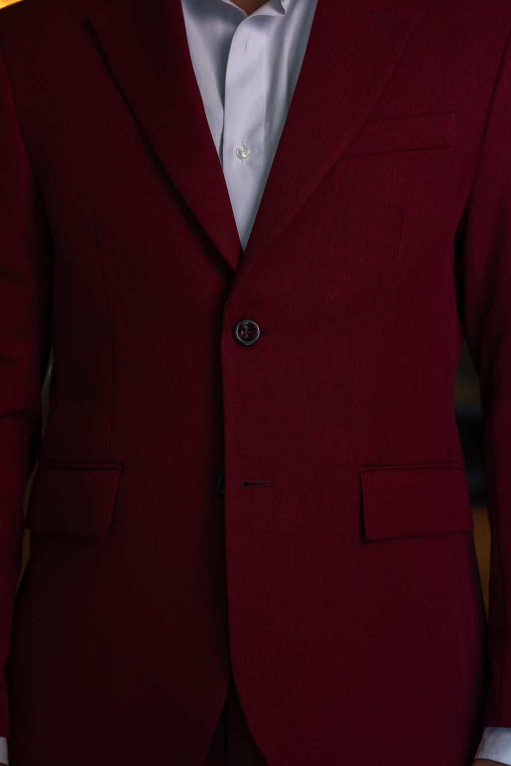 Costum barbati burgundy rever crestat