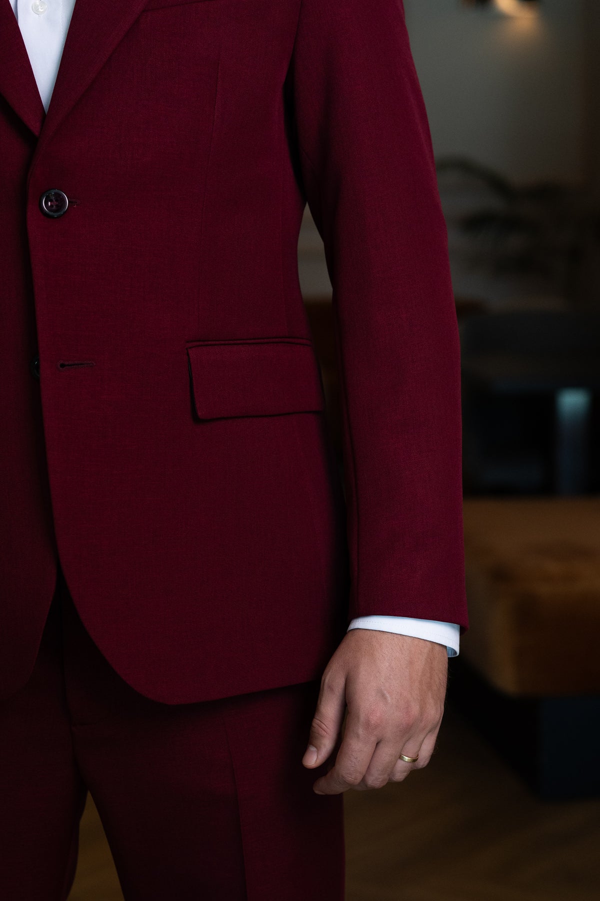 Costum barbati burgundy rever crestat