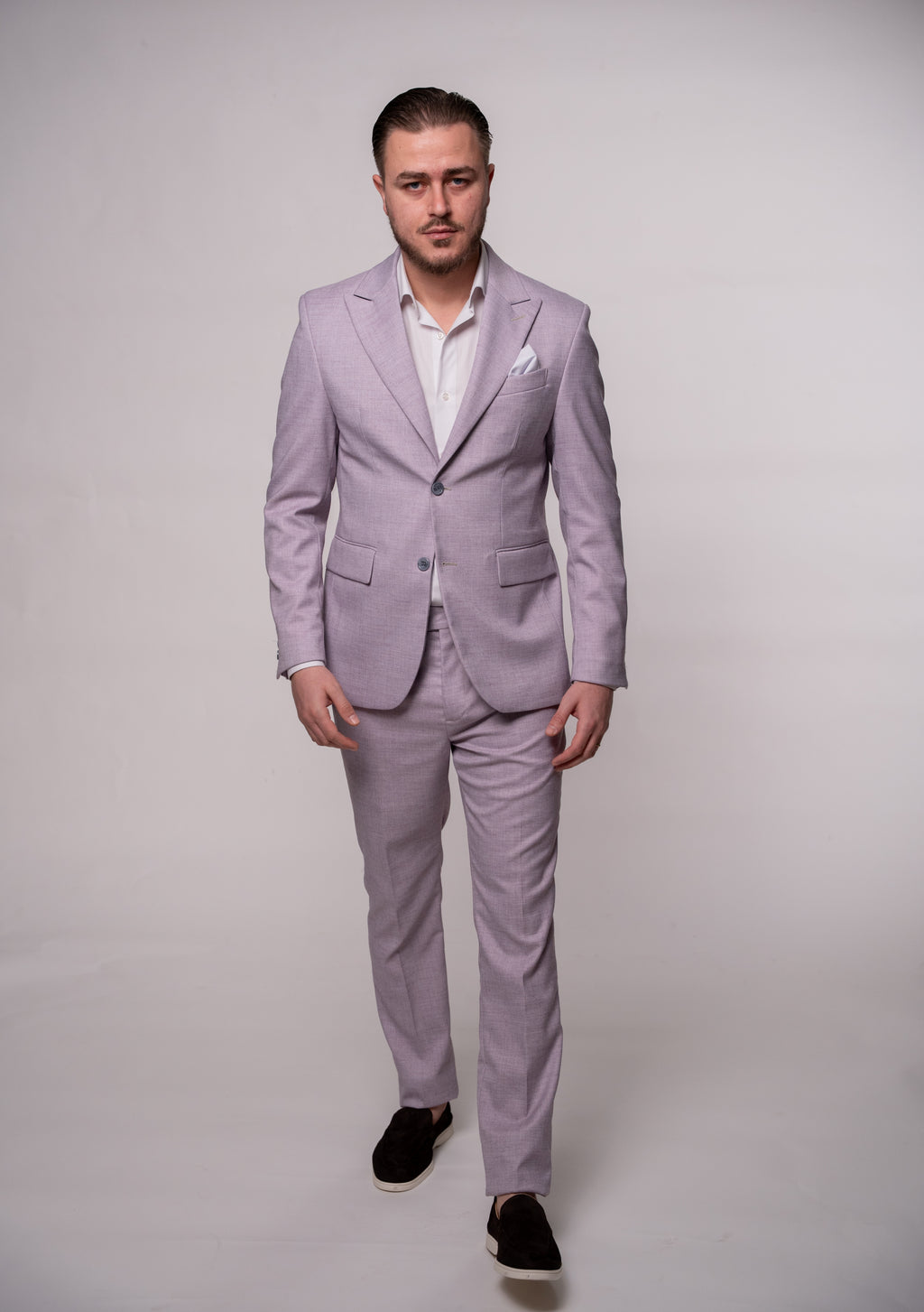 Costum barbati roz deschis