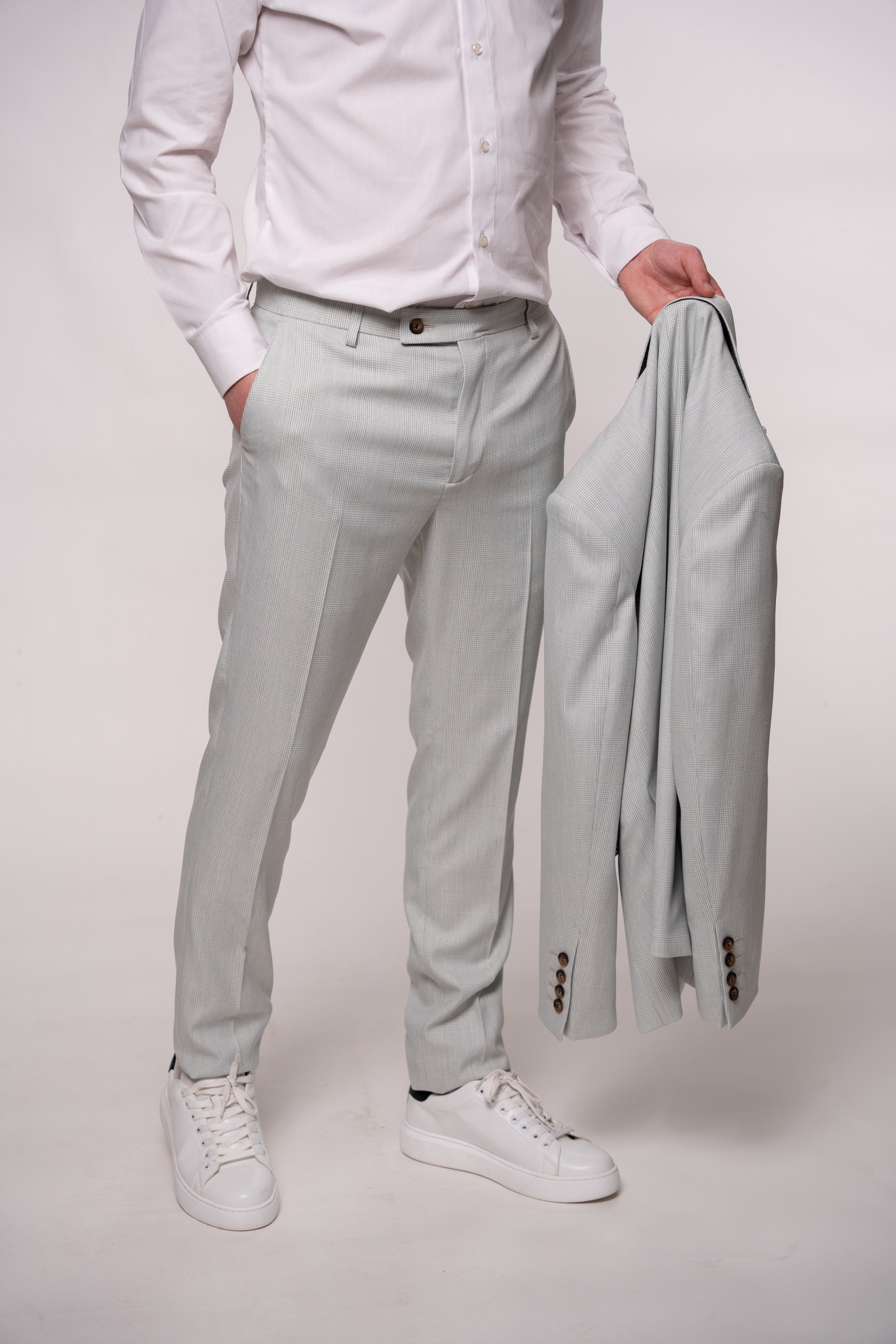 Light green checkered men's costume jacket with a tailored fit, perfect for formal occasions and stylish dressing.