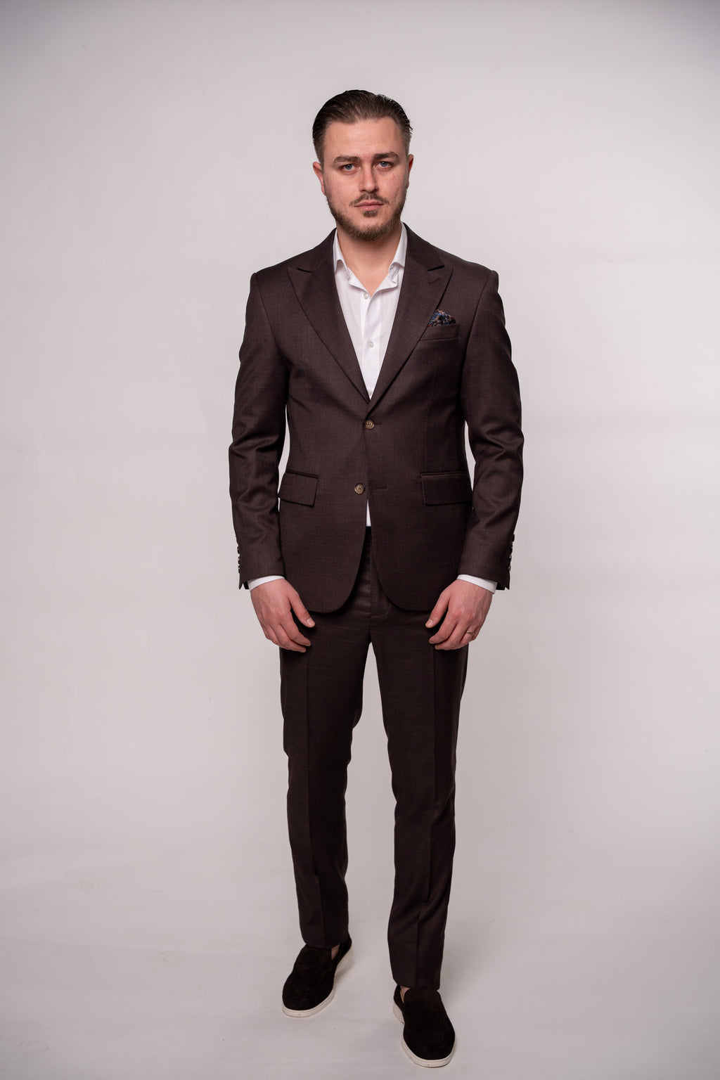 Chocolate brown Napoli costume for men, stylish formal attire with tailored fit, shown in image DSC5097.