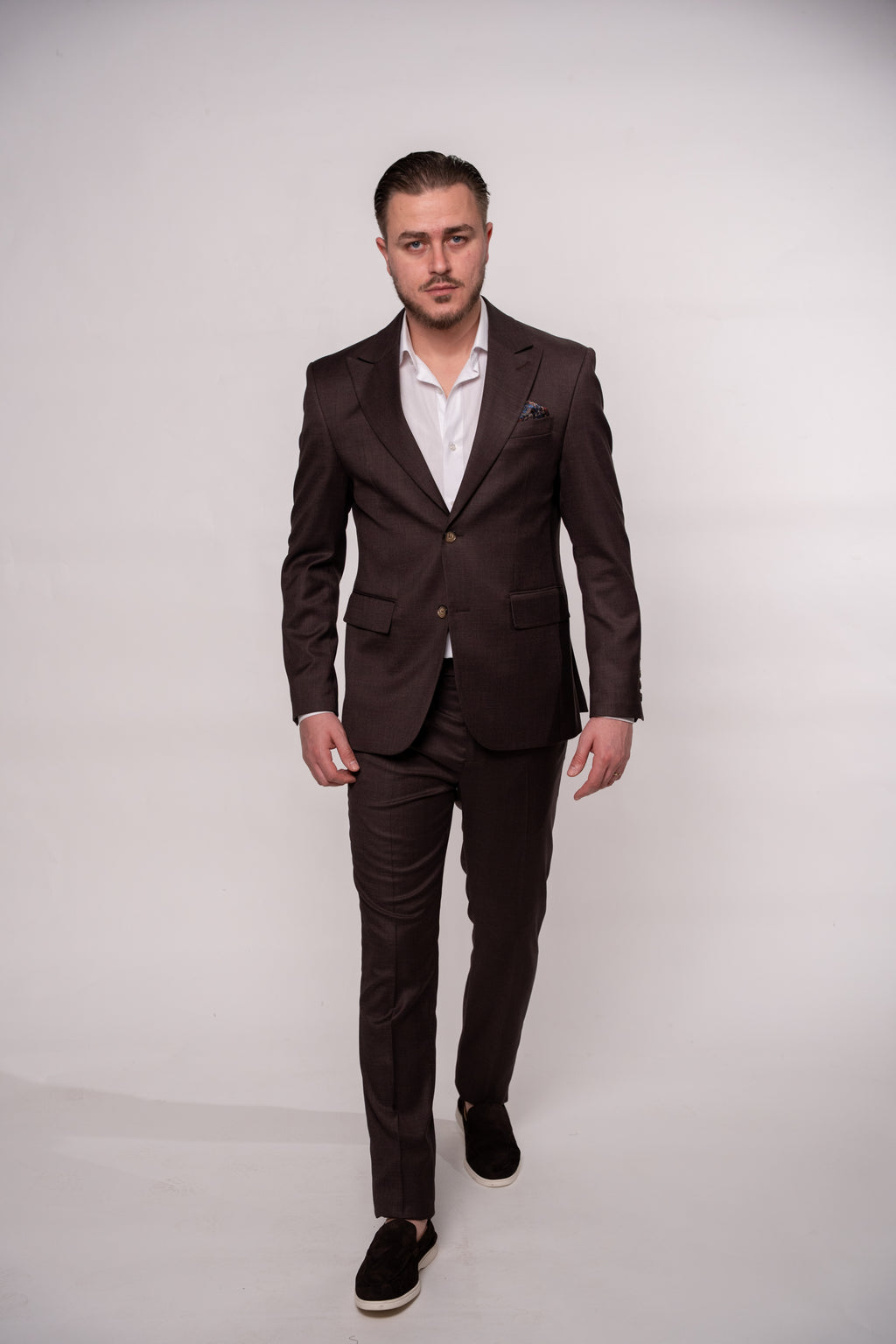 Chocolate brown Napoli costume for men, stylish tailored suit with notch lapel, from Couture for Gentlemen.