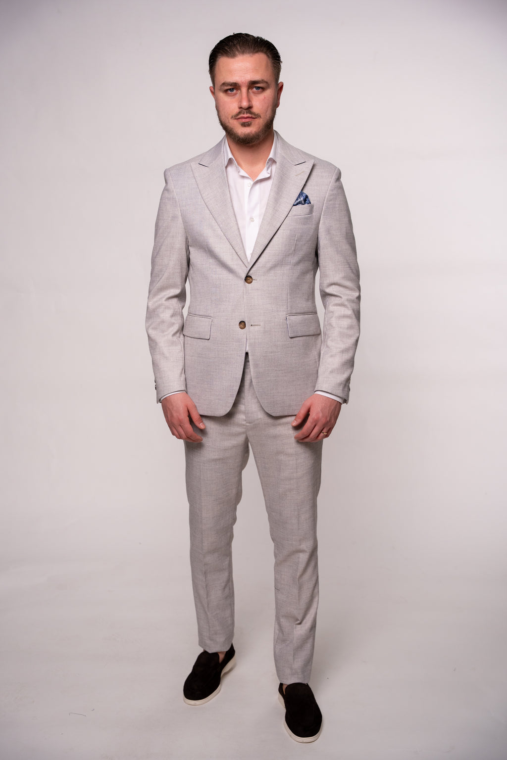 Costum barbati gri deschis