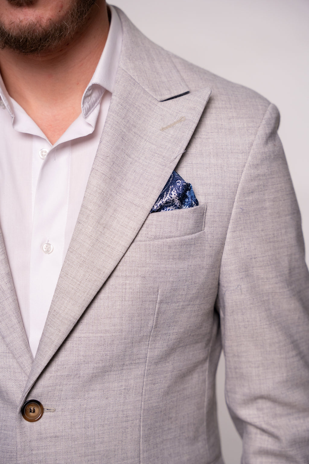 Costum barbati gri deschis