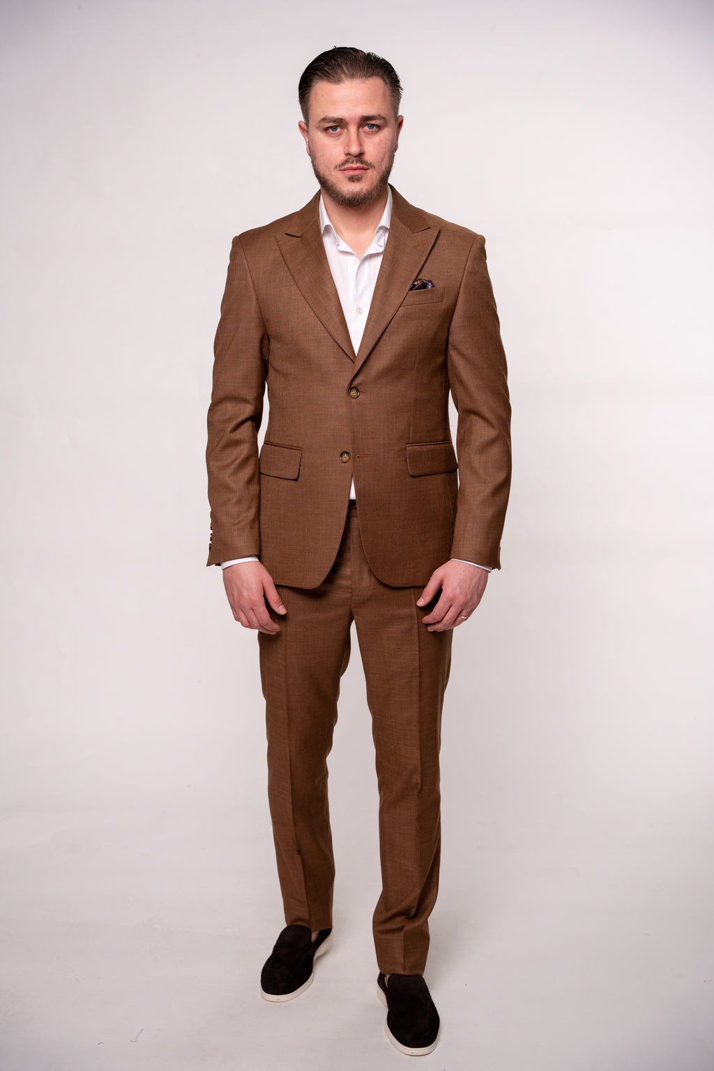 Light beige men's costume jacket from Nisa, CFG16 by Couture for Gentlemen, shown on a mannequin.