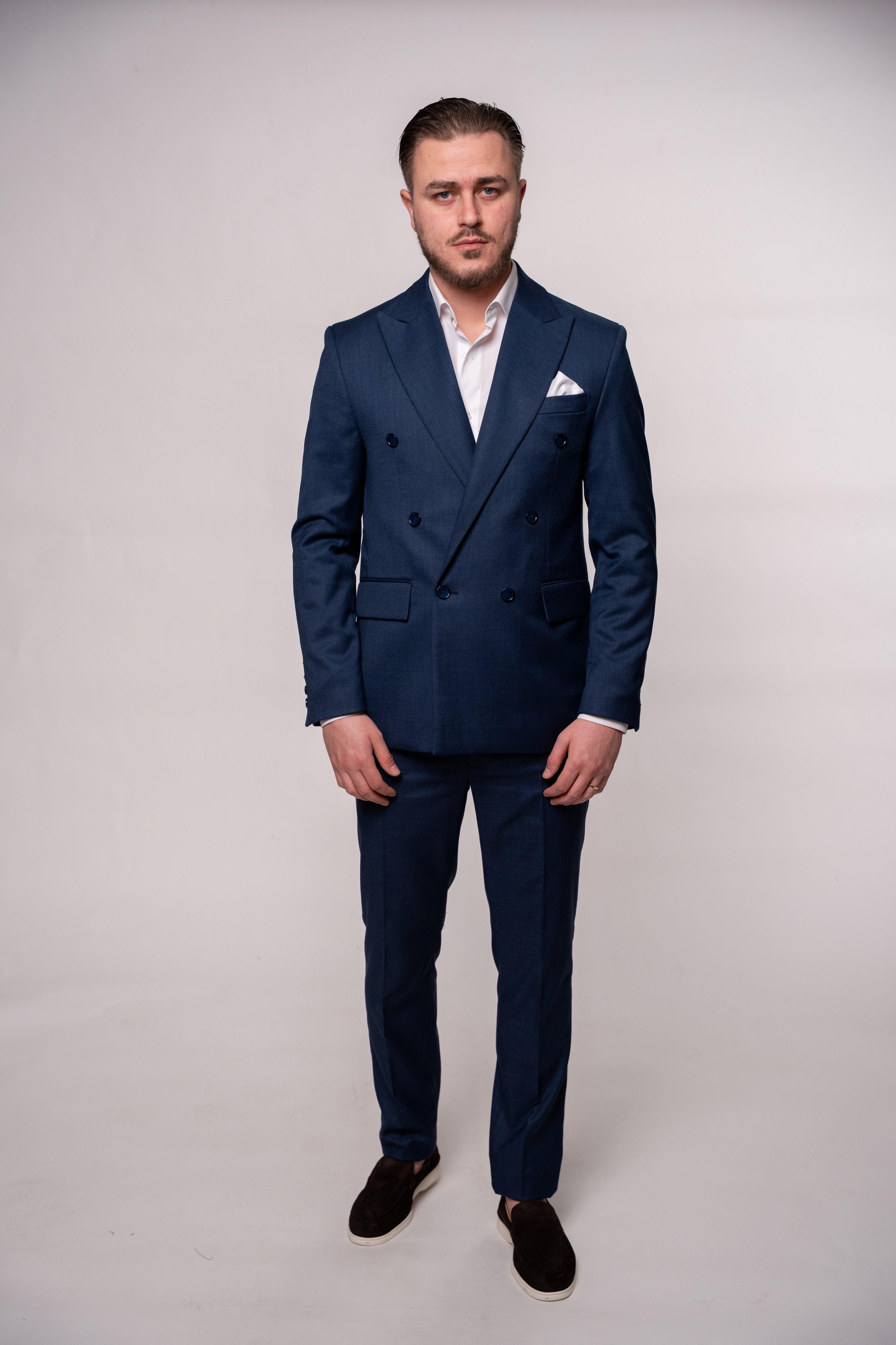 Costum barbati doua randuri de nasturi bleumarin texturat