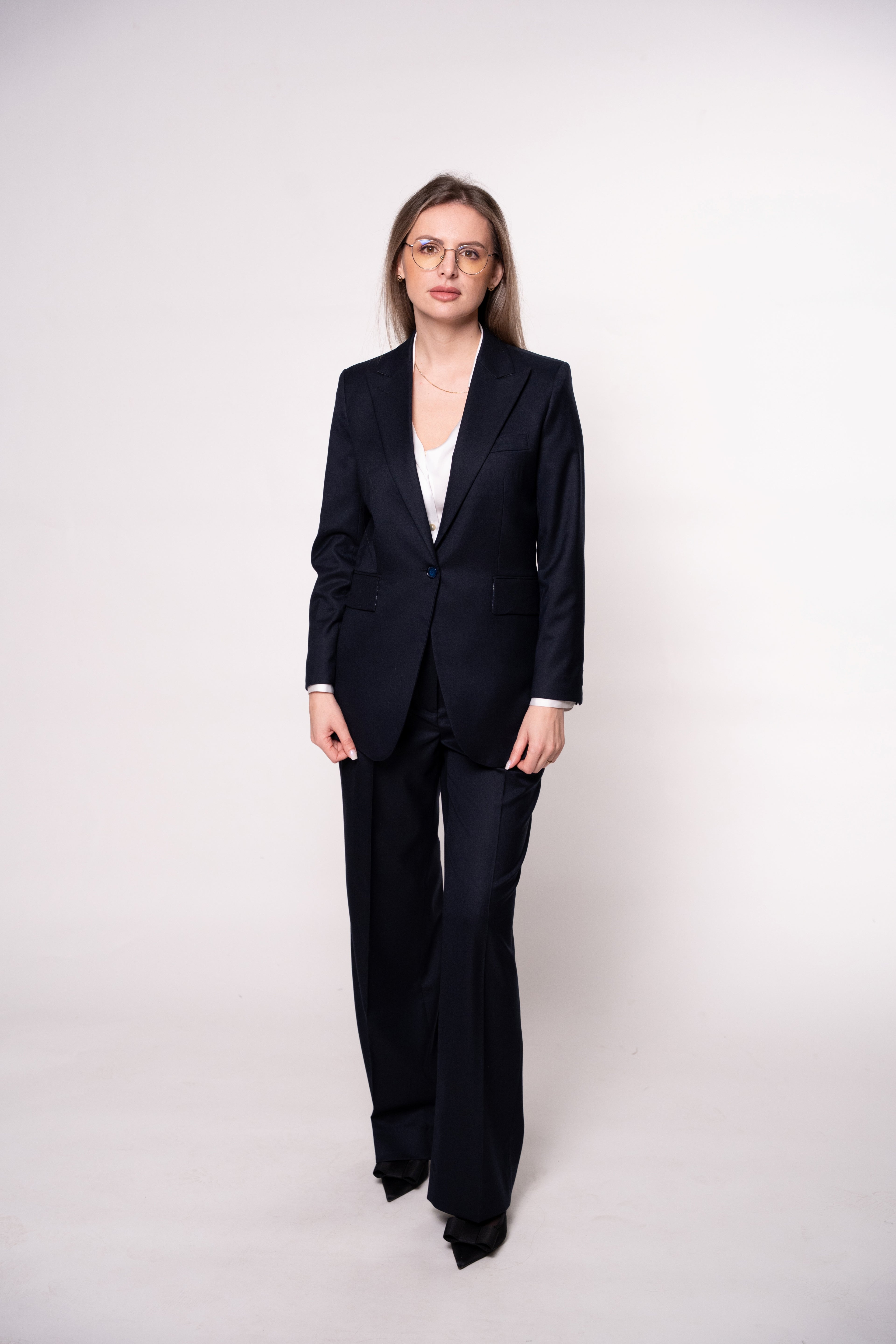 Costum business dama bleumarin