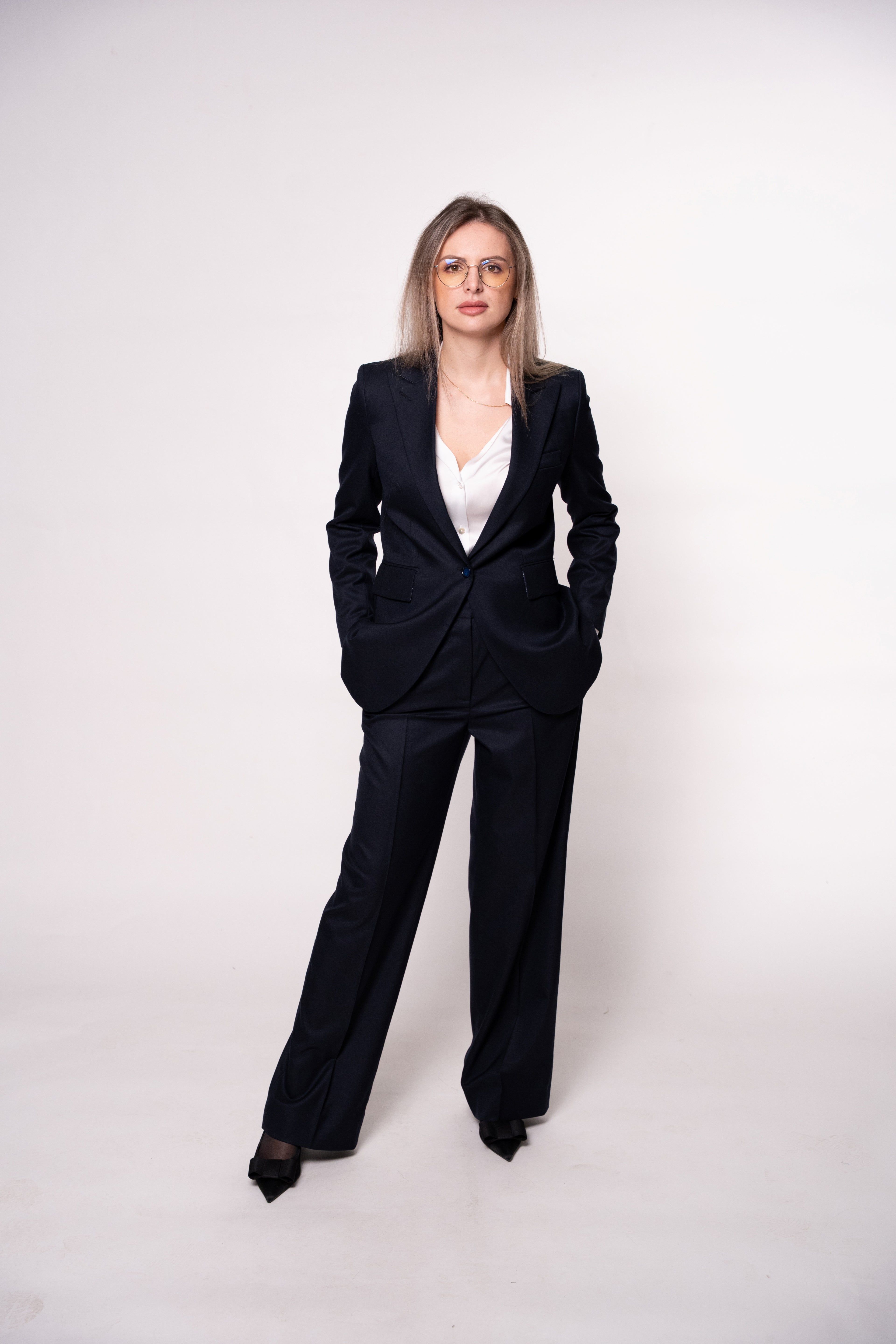 Costum business dama bleumarin