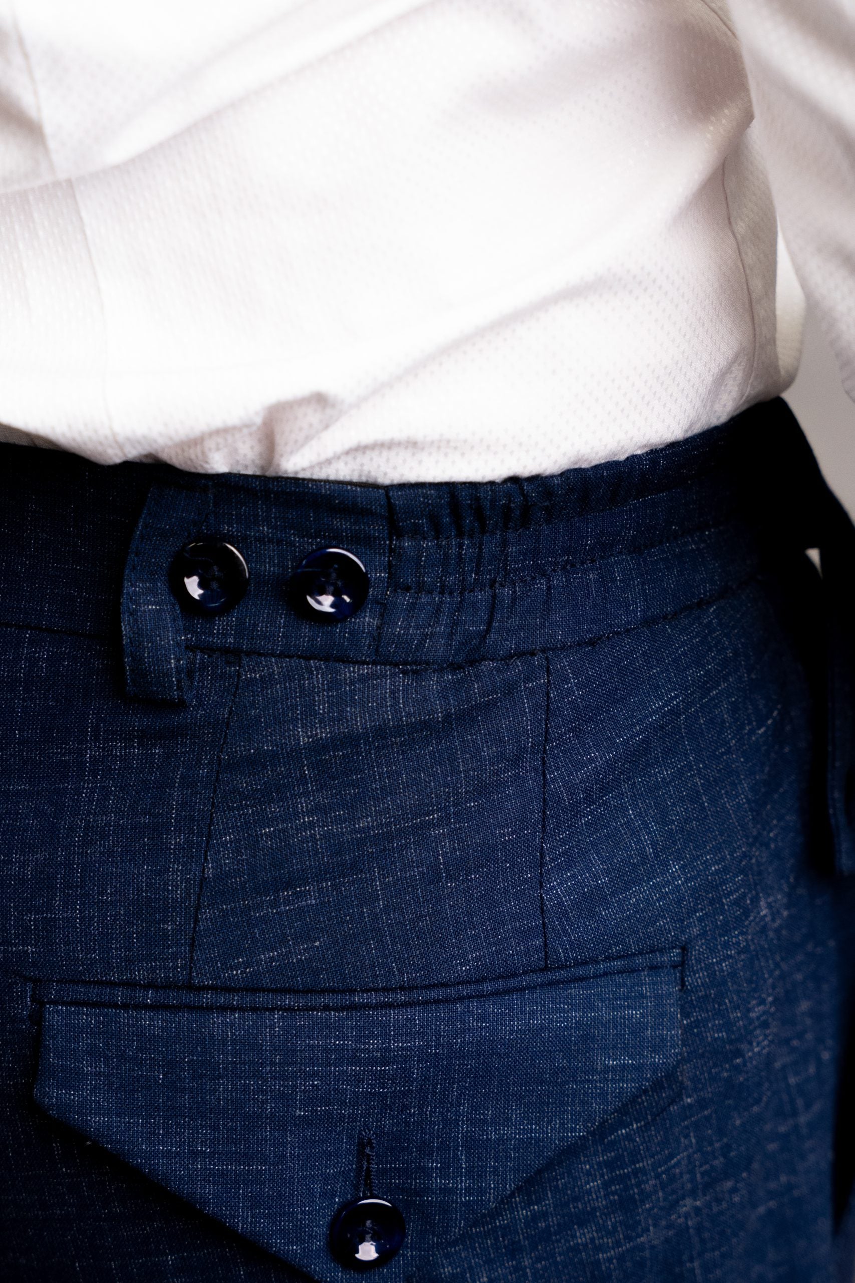 Pantaloni bleumarin cu texturi semi formali