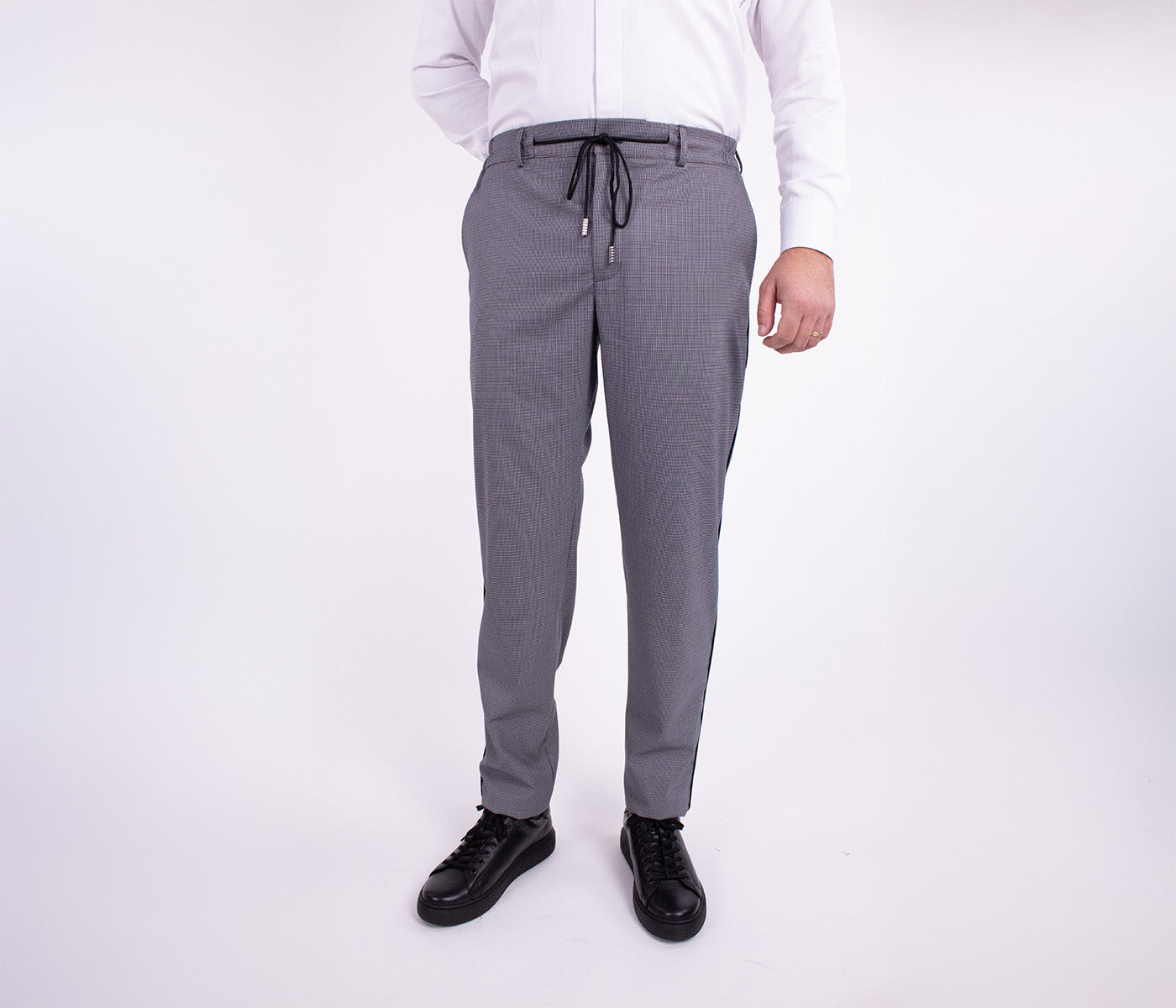 Pantaloni chino gri inchis