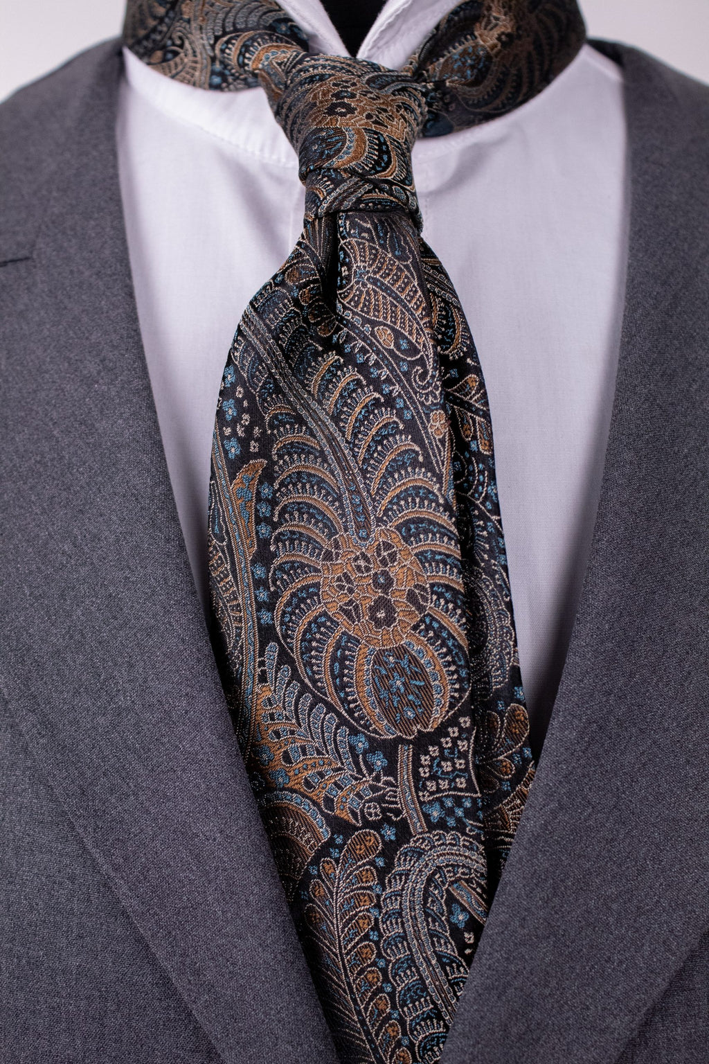 Natural silk floral motif cravat with elegant design, perfect for formal occasions, from CoutureforGentlemen.